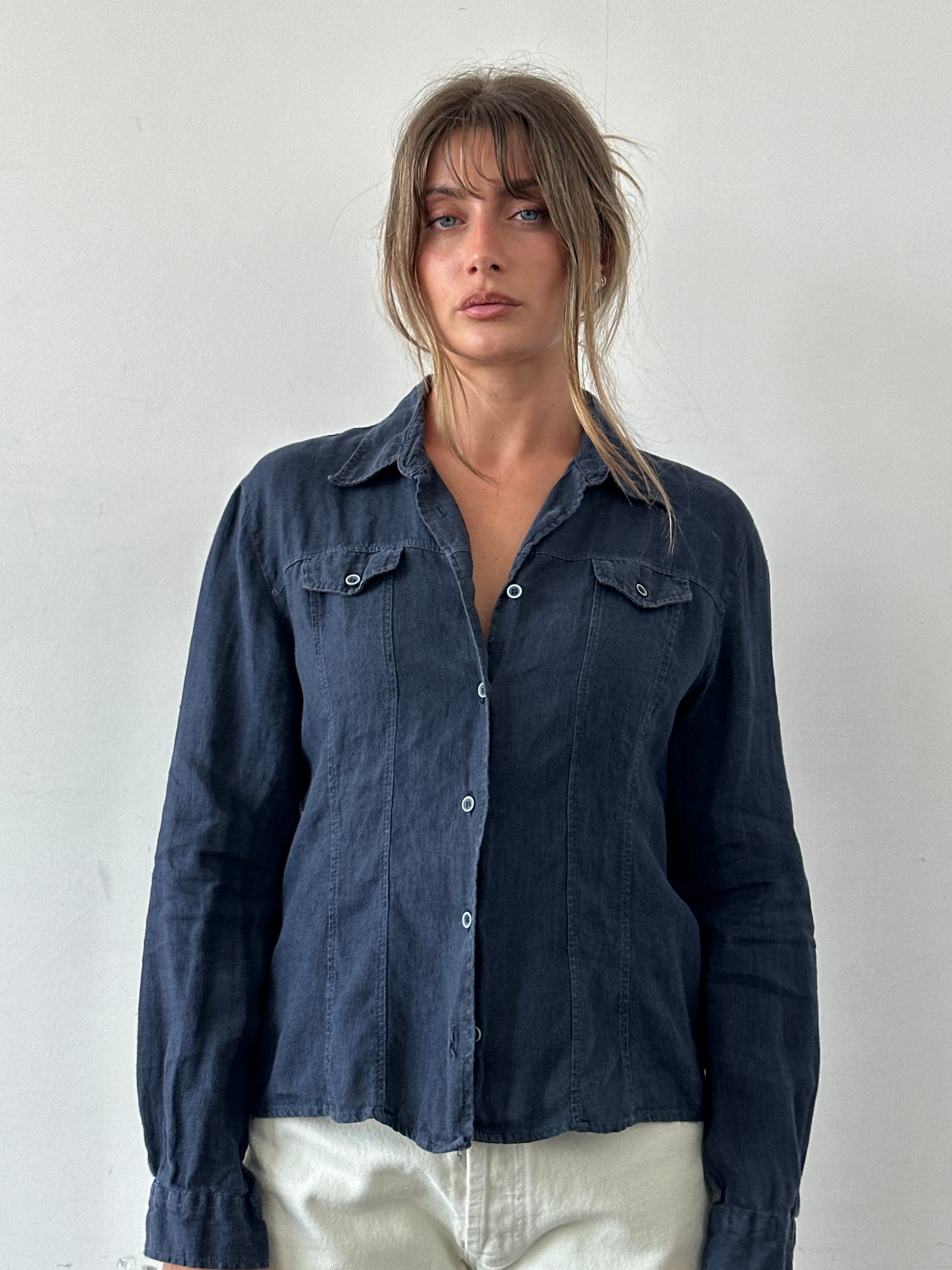 Armani Jeans pure linen fitted shirt in size M, featuring a classic design with a collar and button front.