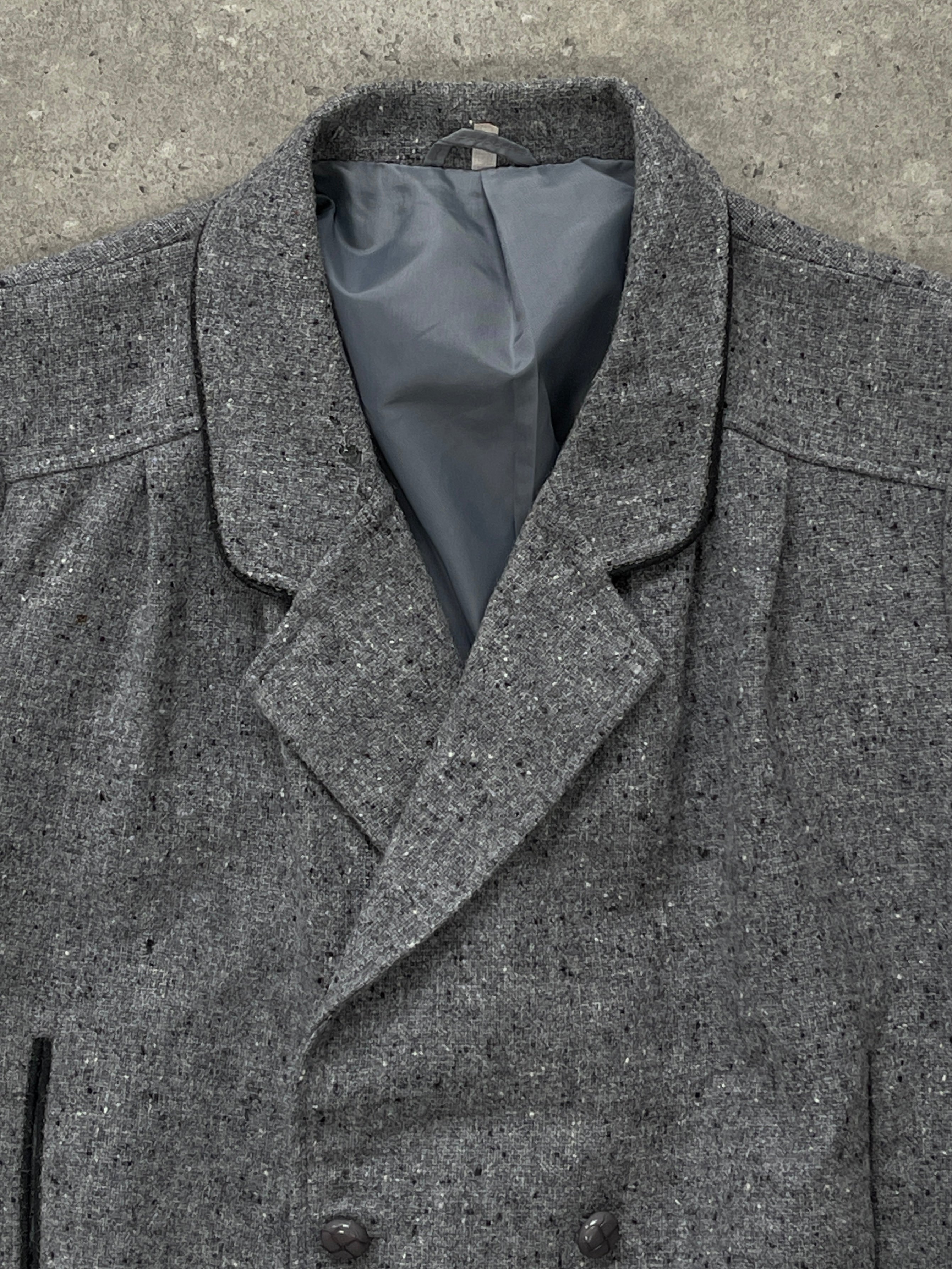 Vintage British 1980s pure wool bomber jacket in size M, classic design with ribbed cuffs and collar, warm and stylish outerwear.