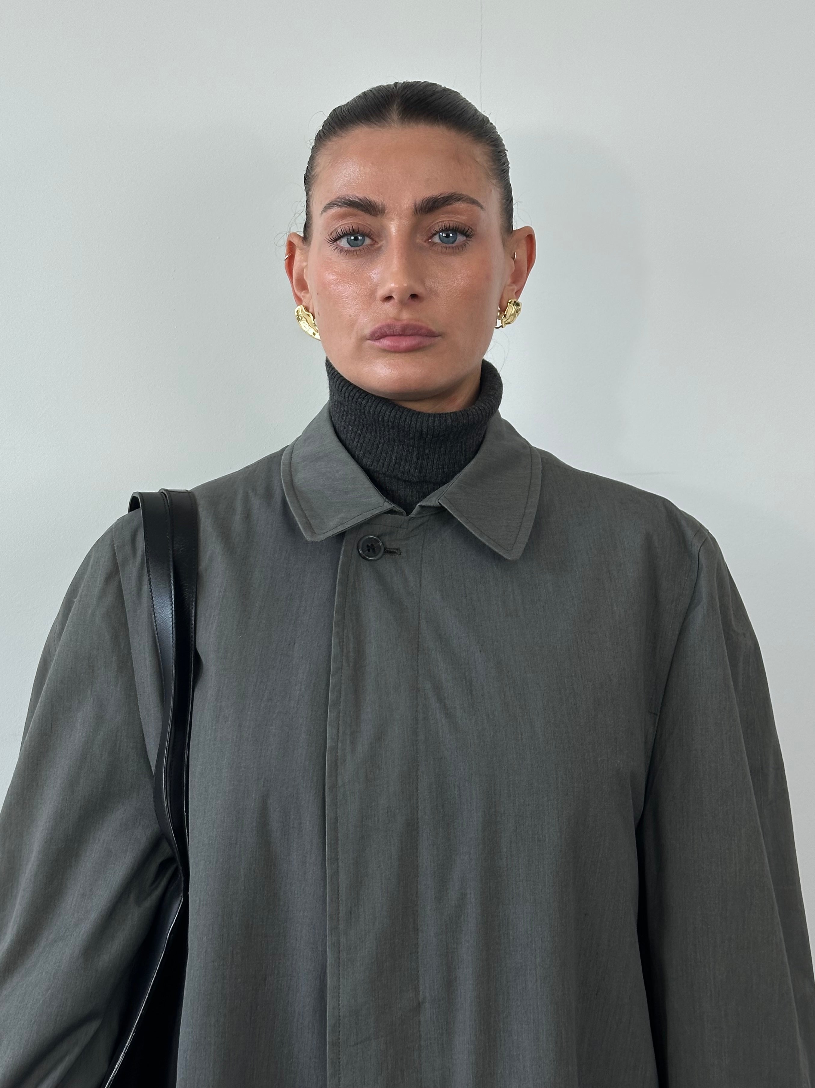 London Fog XL trench coat with concealed placket, stylish and waterproof women's outerwear, classic beige color.