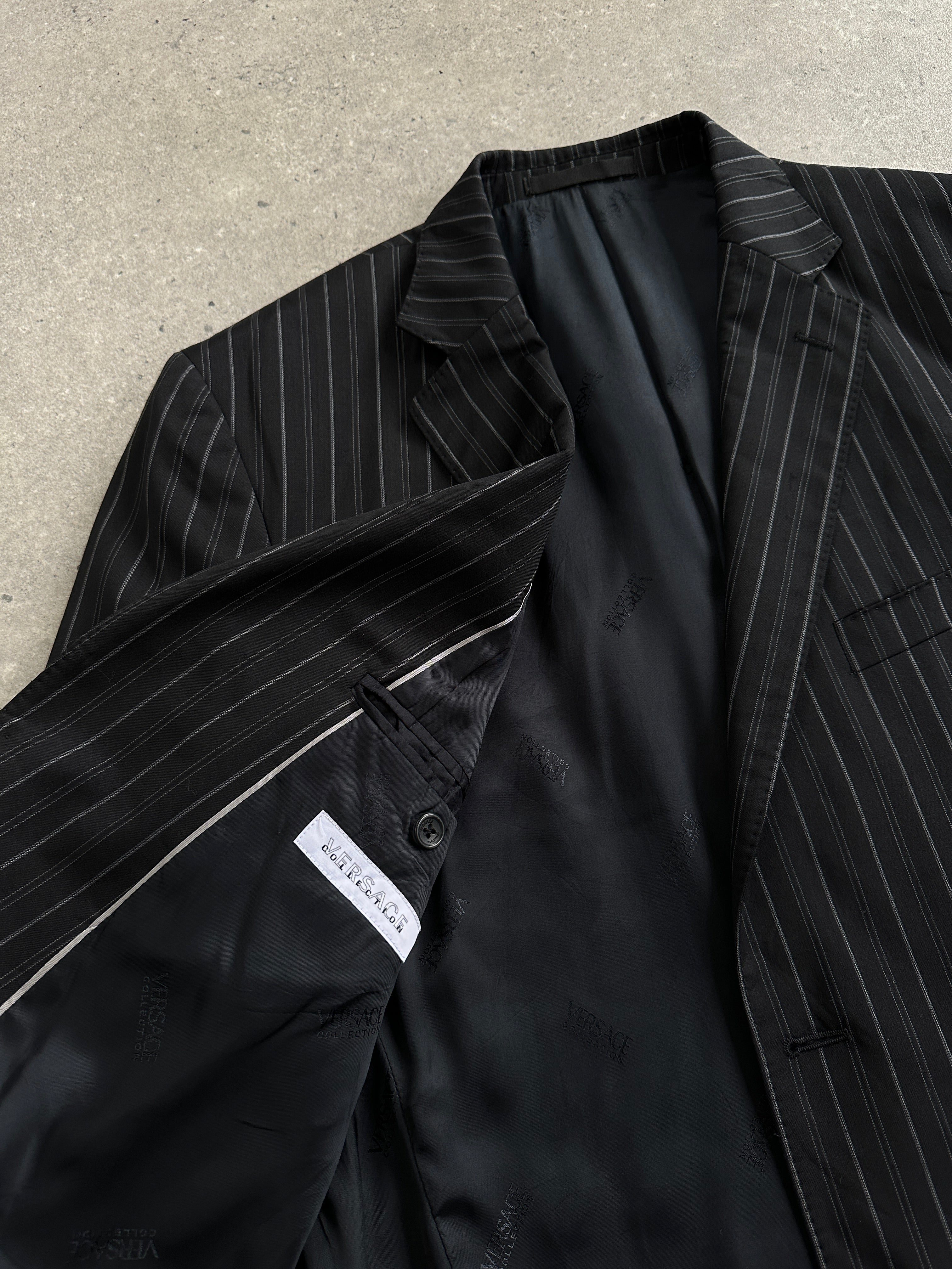 Versace Collection 2000s stripe pure wool single-breasted blazer, size 46R/XL, featuring a classic tailored fit and bold stripe pattern.