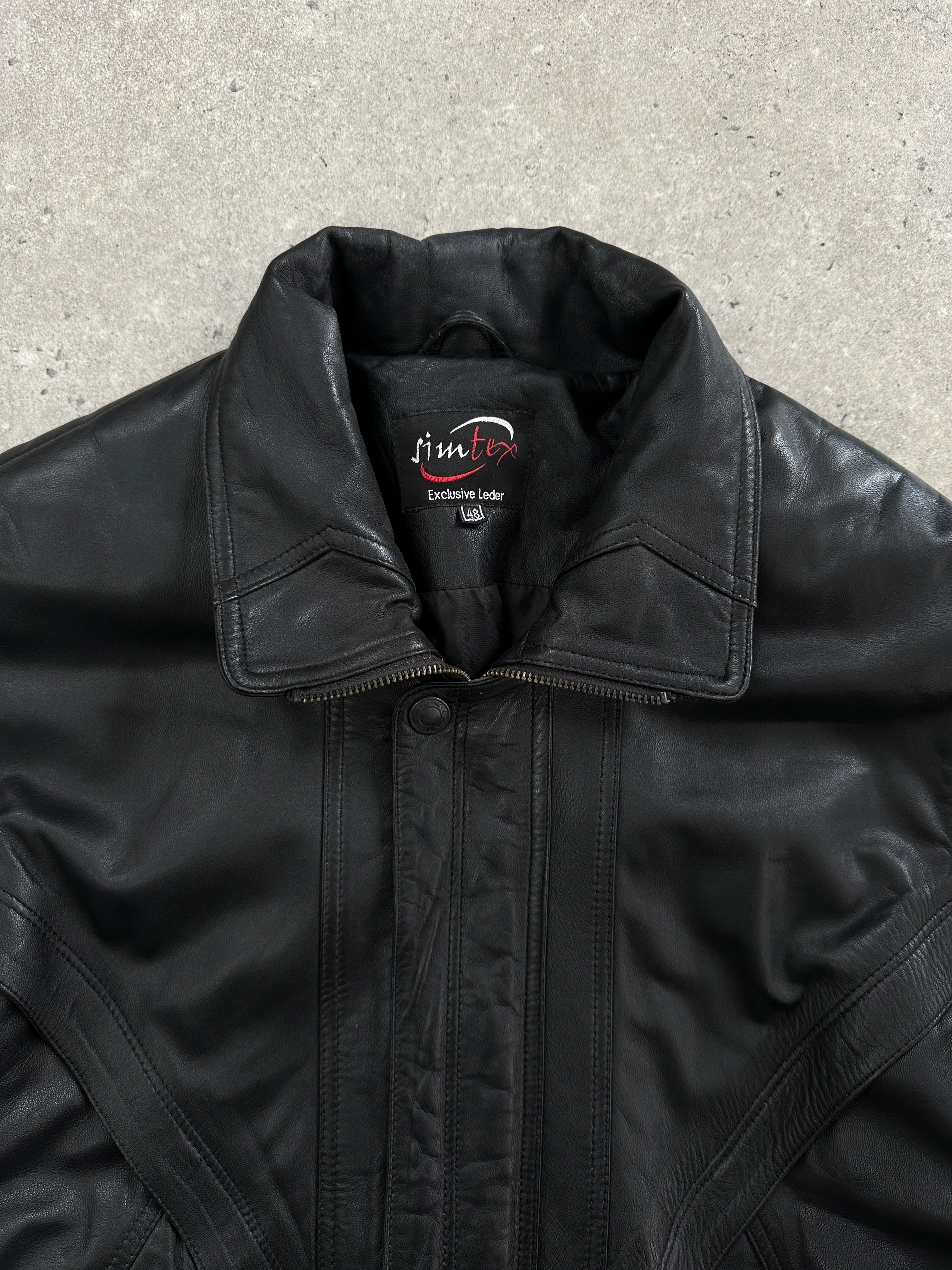 Vintage 1990s high neck leather bomber jacket in XL, featuring classic design and authentic leather material.