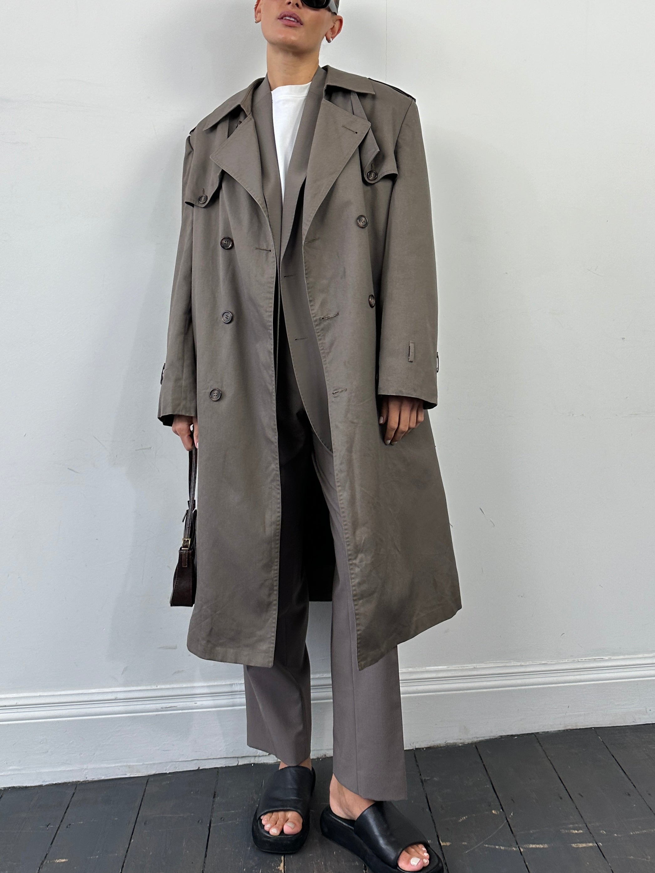 Christian Dior Monsieur double-breasted belted trench coat in XL, showcasing classic design and tailored fit.