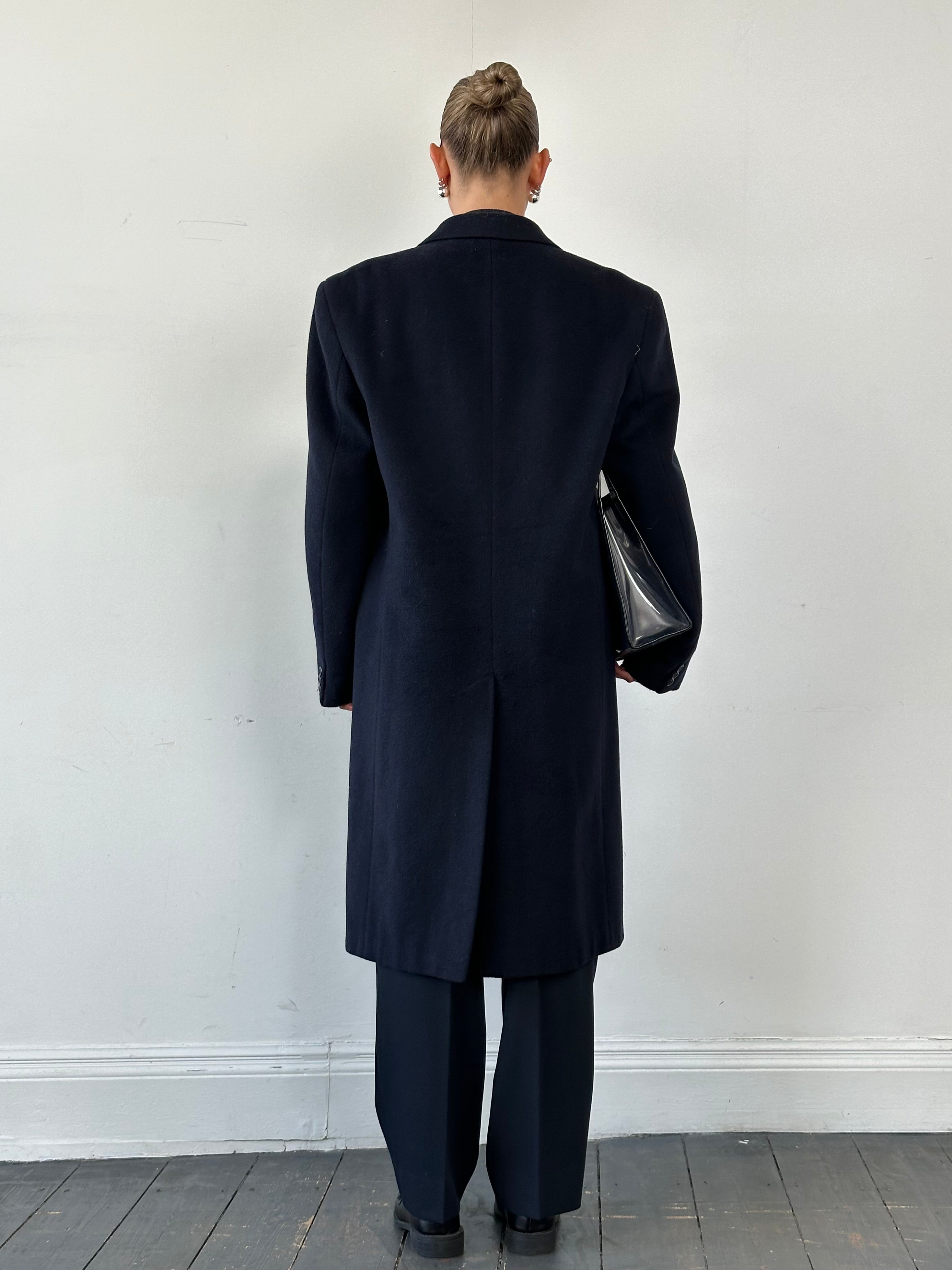 Vintage British vintage wool cashmere coat with concealed placket, size 42R/XL, featuring classic design and tailored fit.