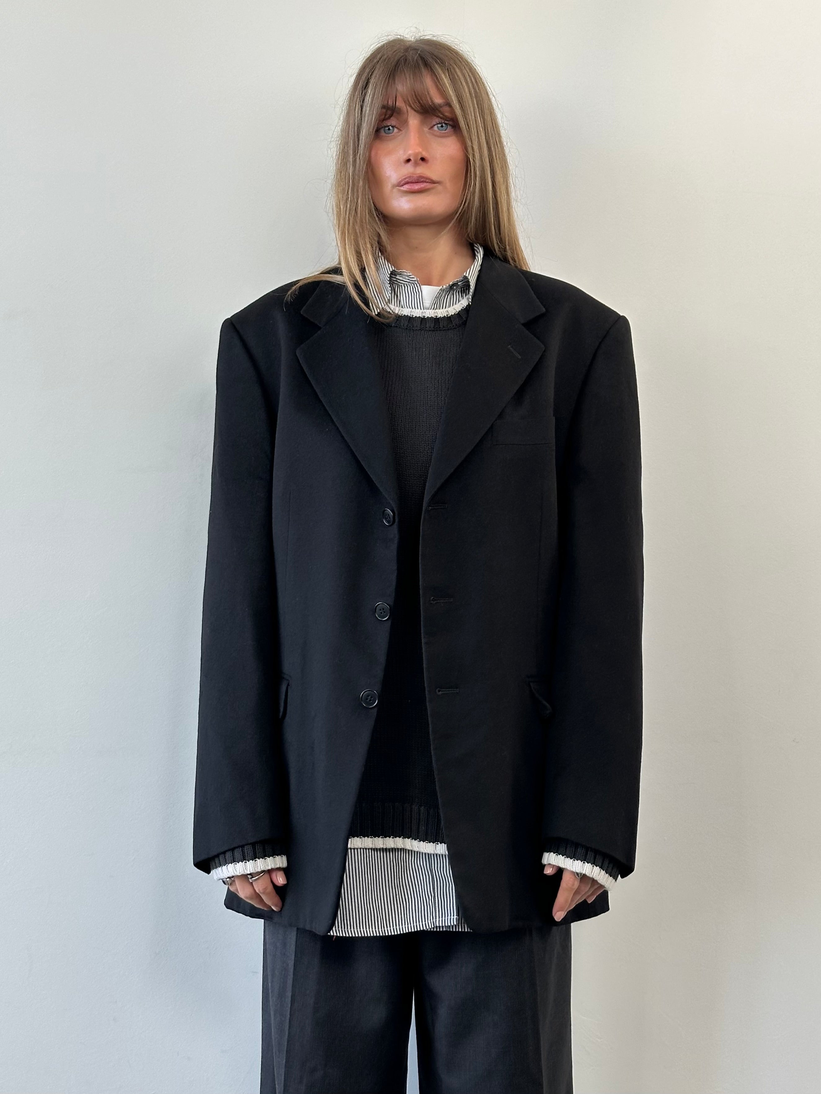 Pal Zileri x Loro Piana wool cashmere blazer in size 42R/XL, single-breasted with classic tailored fit and refined fabric.
