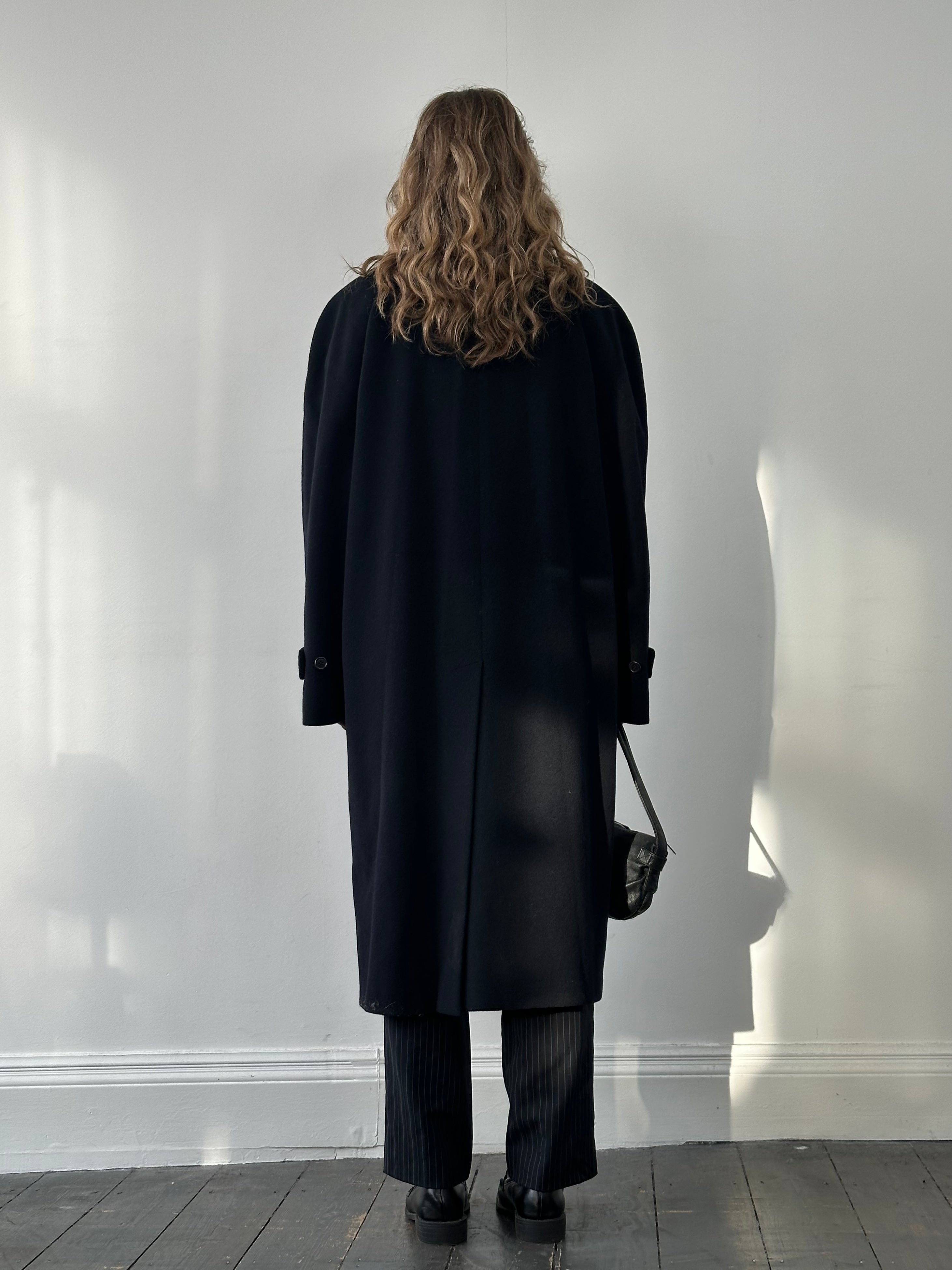 Valentino virgin wool and cashmere single-breasted coat in XL/XXL, navy blue, with classic tailored fit and lapel collar.