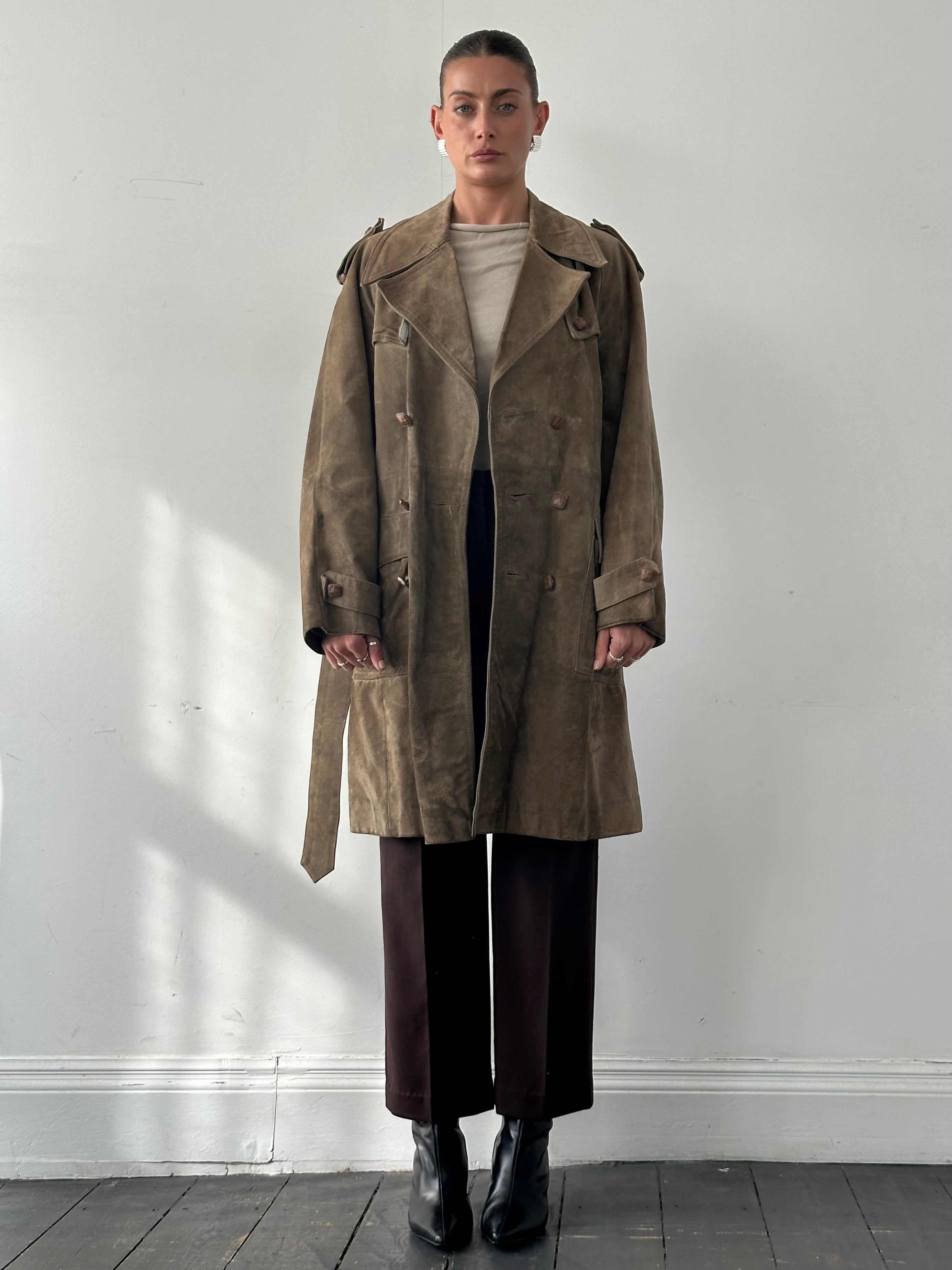 Vintage pure suede belted trench coat in XL style, featuring classic design and neutral color, perfect for stylish outerwear.
