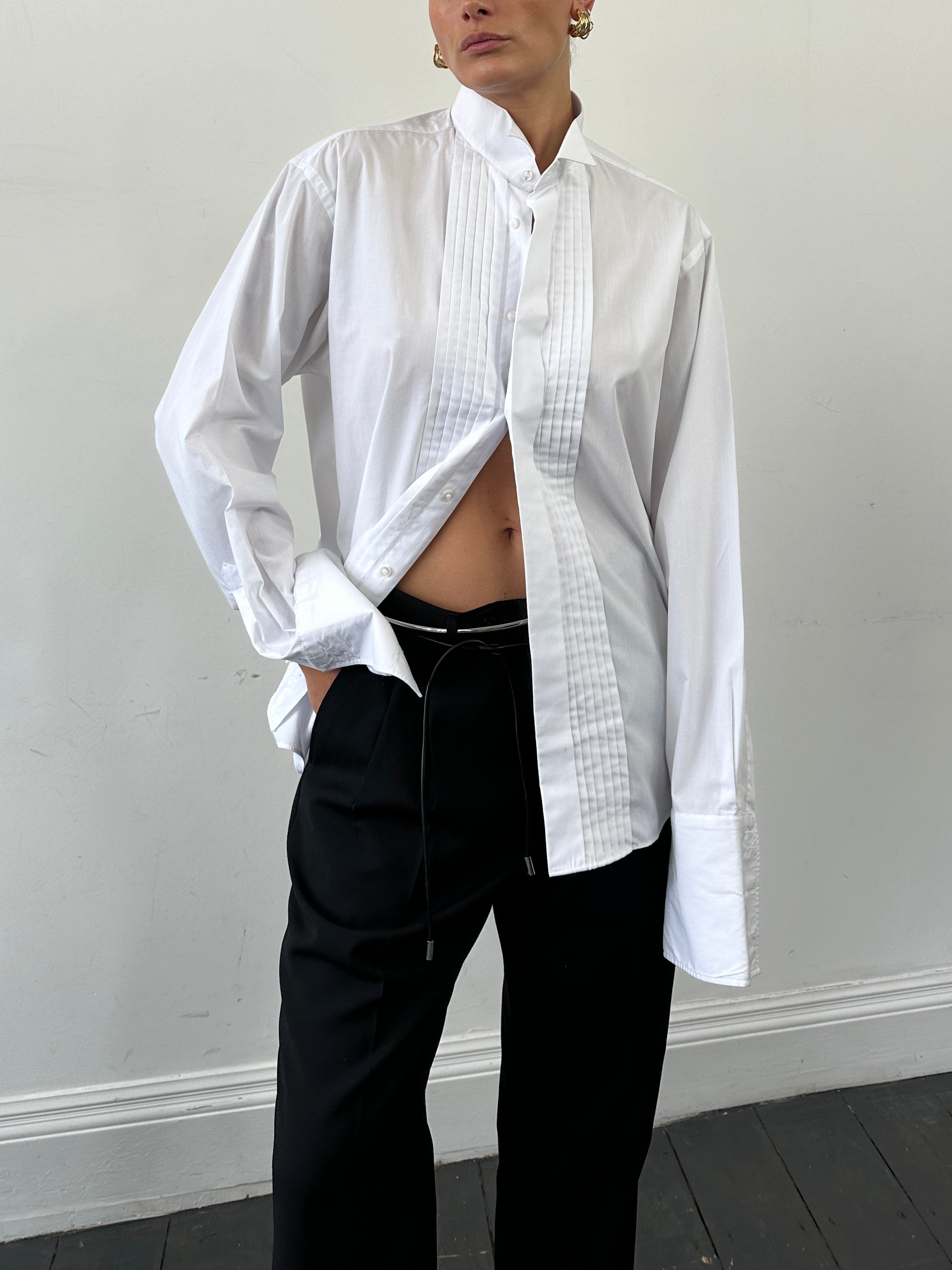 Vintage brand vintage tuxedo wing collar dress shirt in size L/XL, with classic wing collar and crisp white fabric.