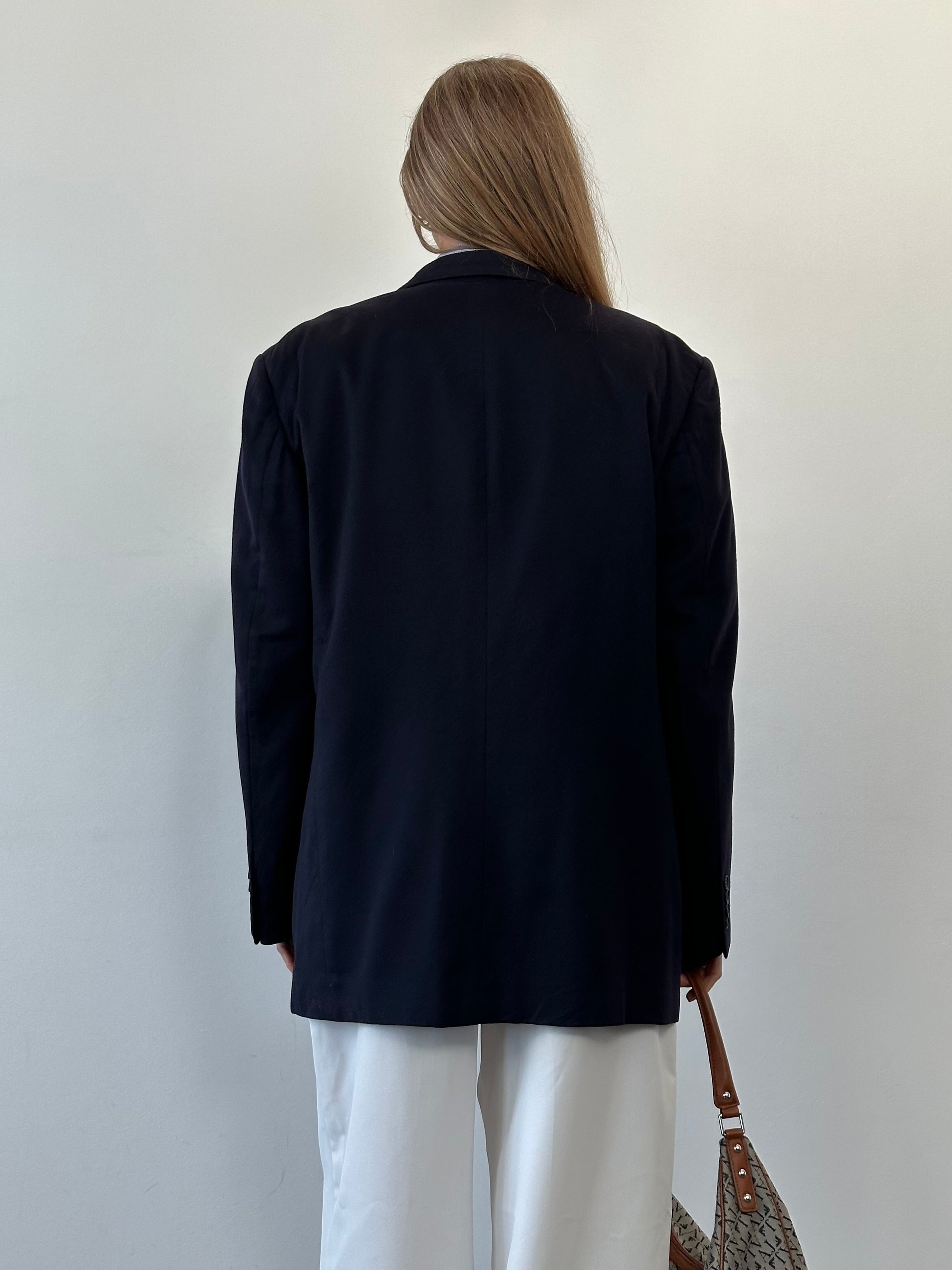Vintage Italian pure cashmere single-breasted blazer in size 42R/XL, featuring classic tailored design and rich texture.