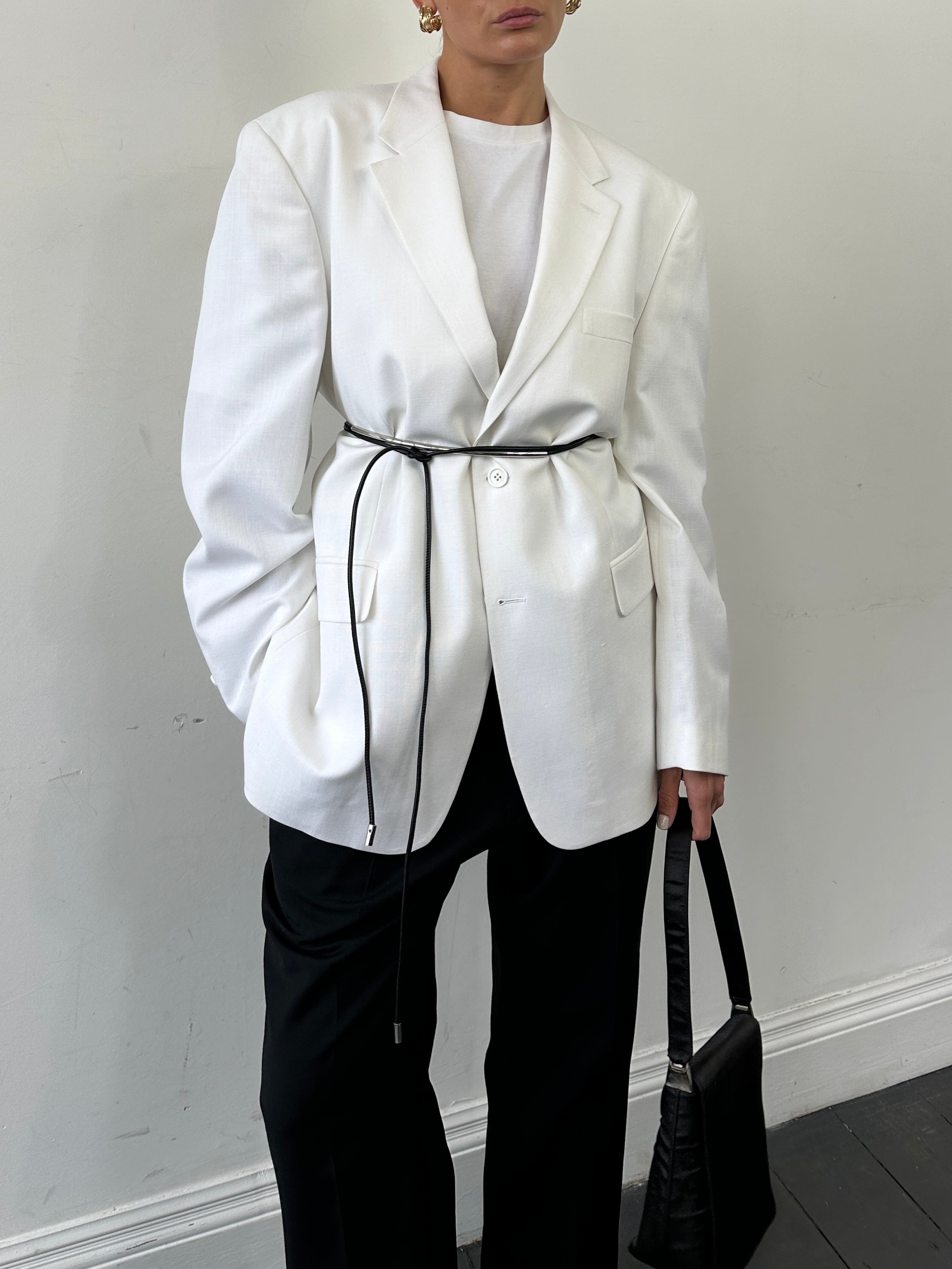 Vintage modal single-breasted blazer in size 46R/XXL, tailored fit with classic lapels and a sleek, timeless design.