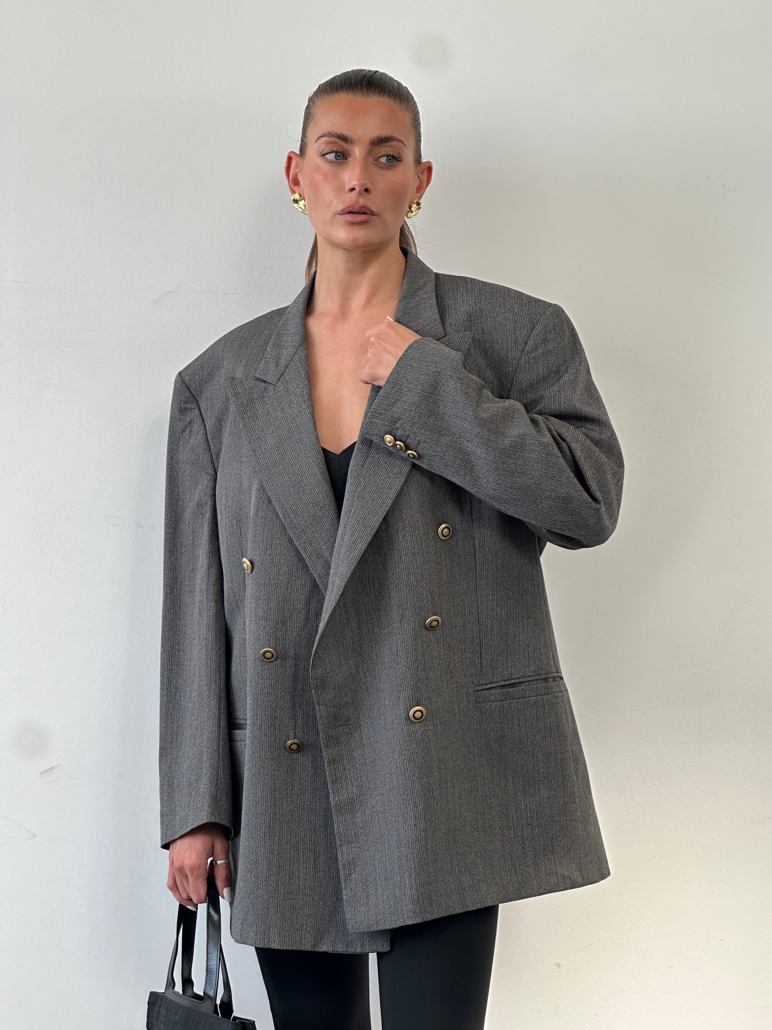 Versace Classic V2 1990s bespoke double-breasted blazer in size 46R/XXL, featuring tailored details and elegant button design.
