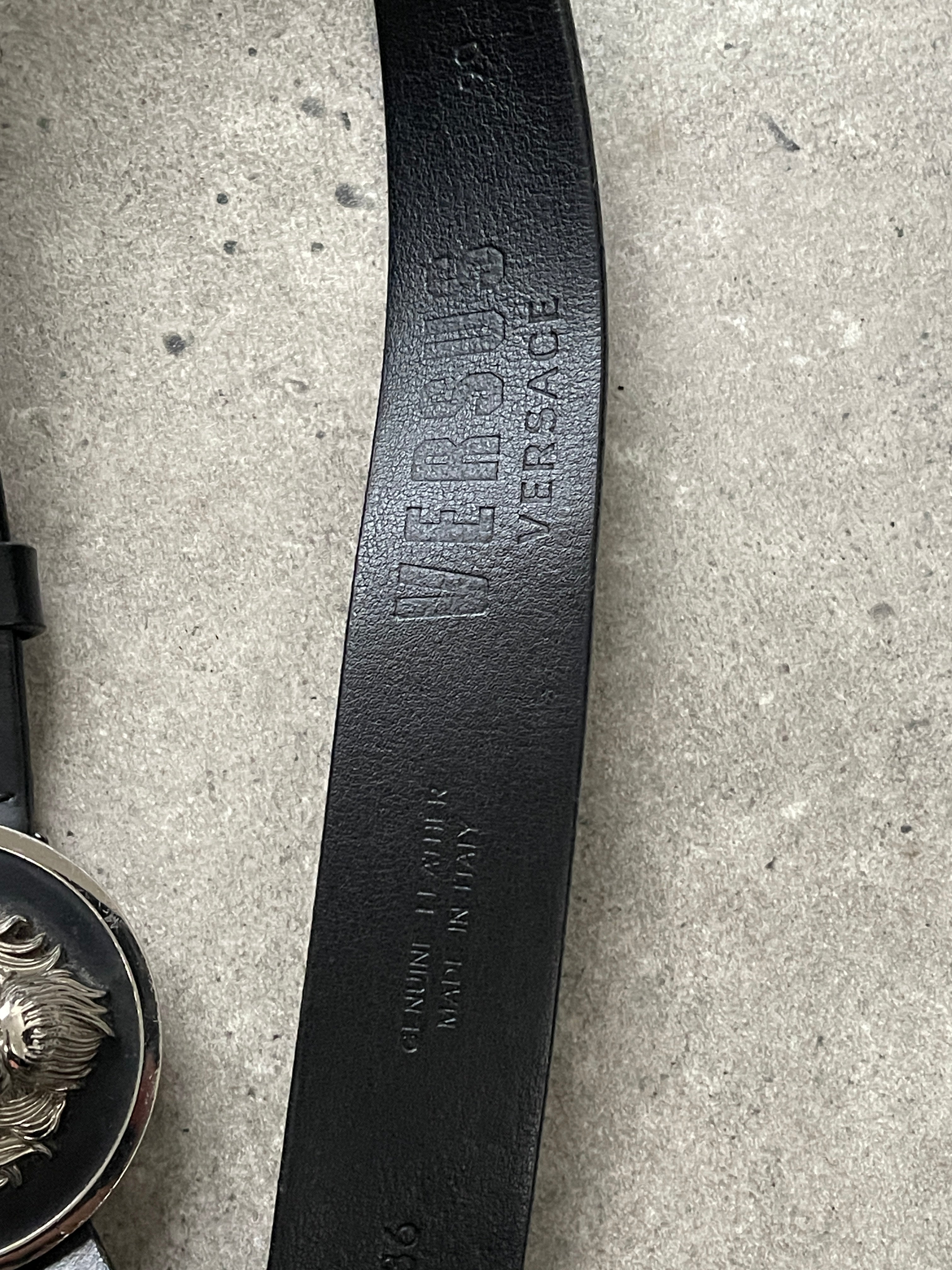 Versace Versus 1990s bespoke lion head leather belt in black with gold-tone lion buckle, size W30-38, Italian designer accessory