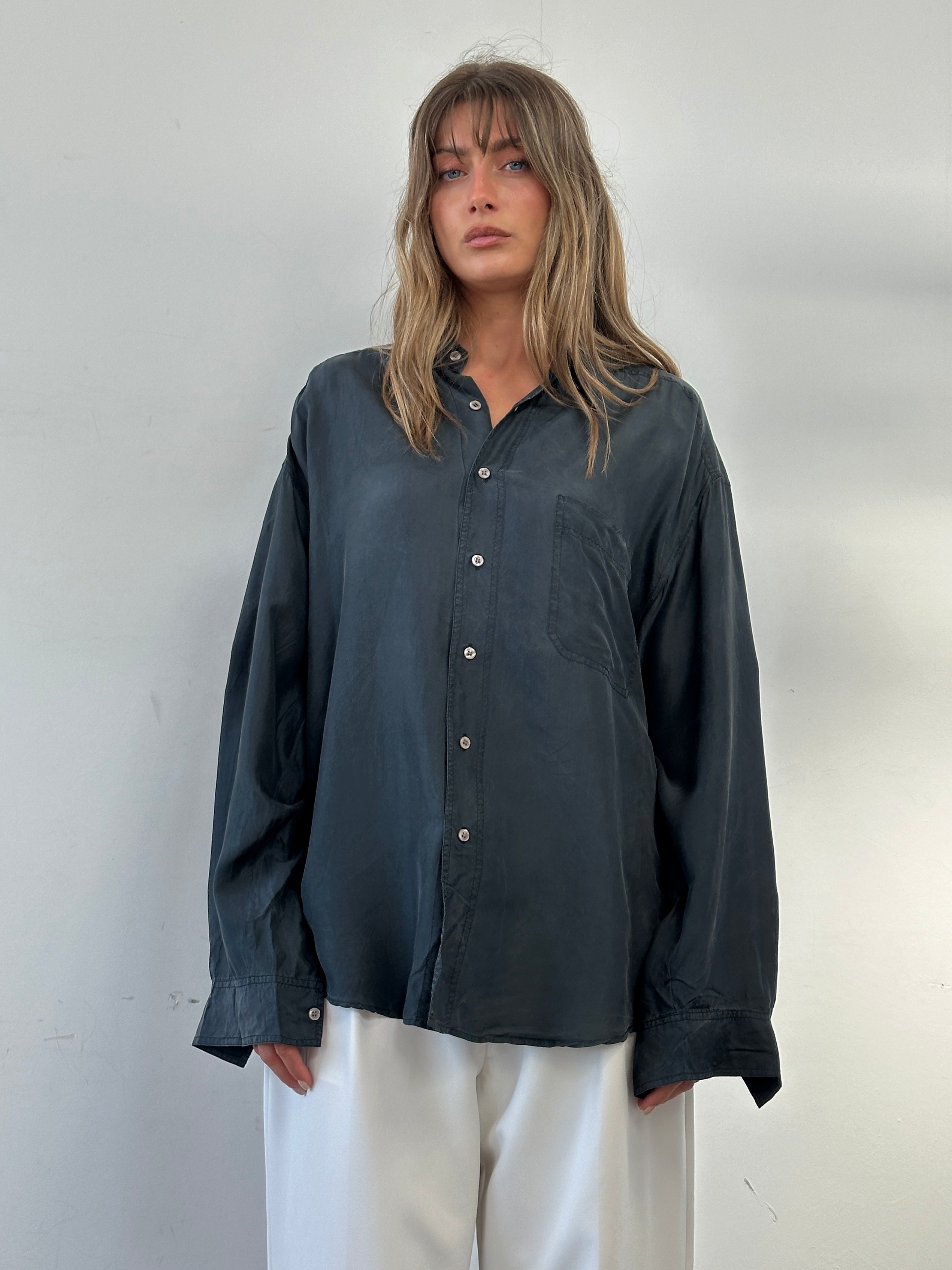 Vintage Italian pure silk shirt in XL size, featuring a classic design with smooth fabric and elegant craftsmanship.