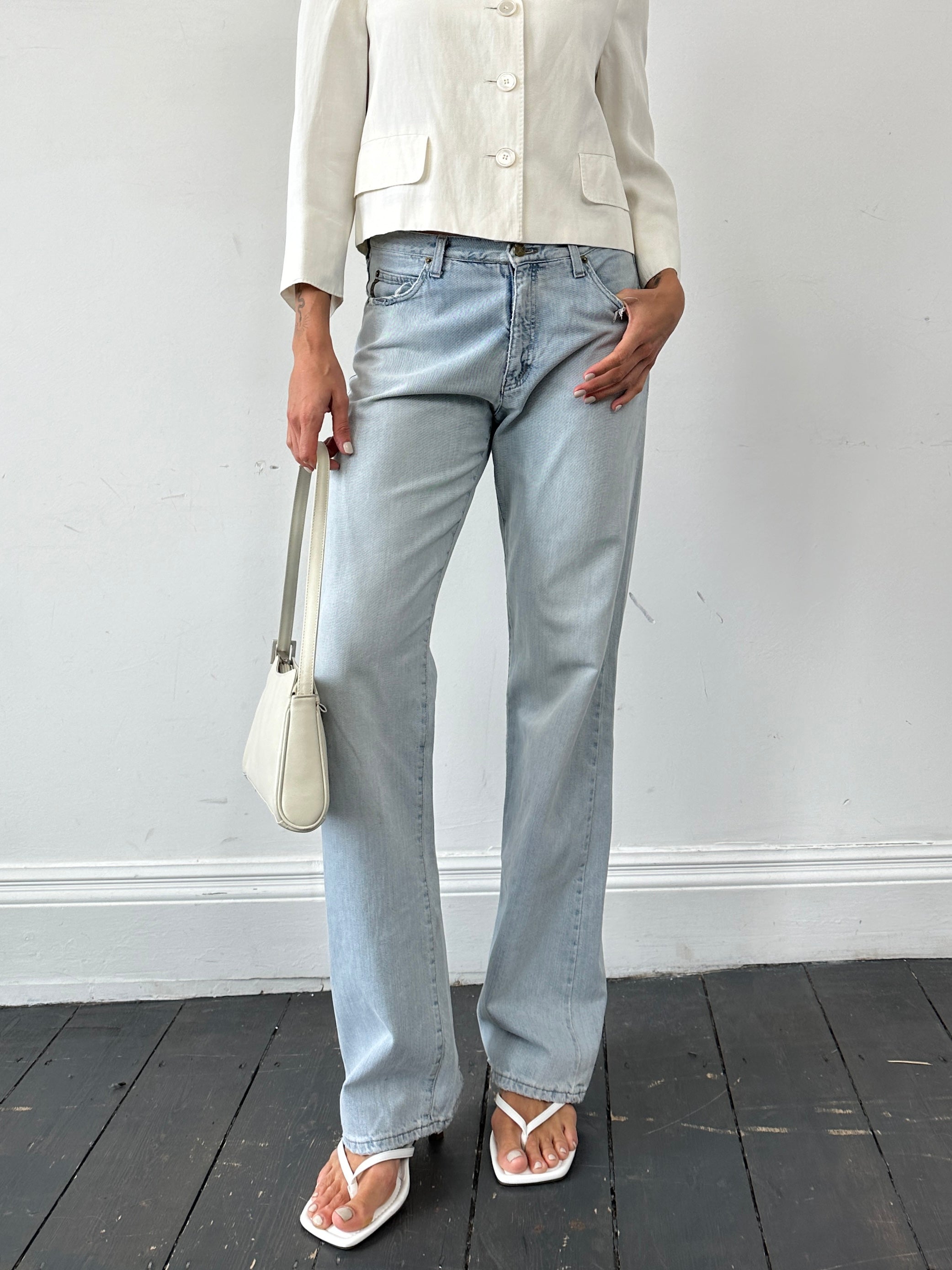 Armani Jeans light wash mid-rise denim jeans with belt loops and classic five-pocket design, size W30.