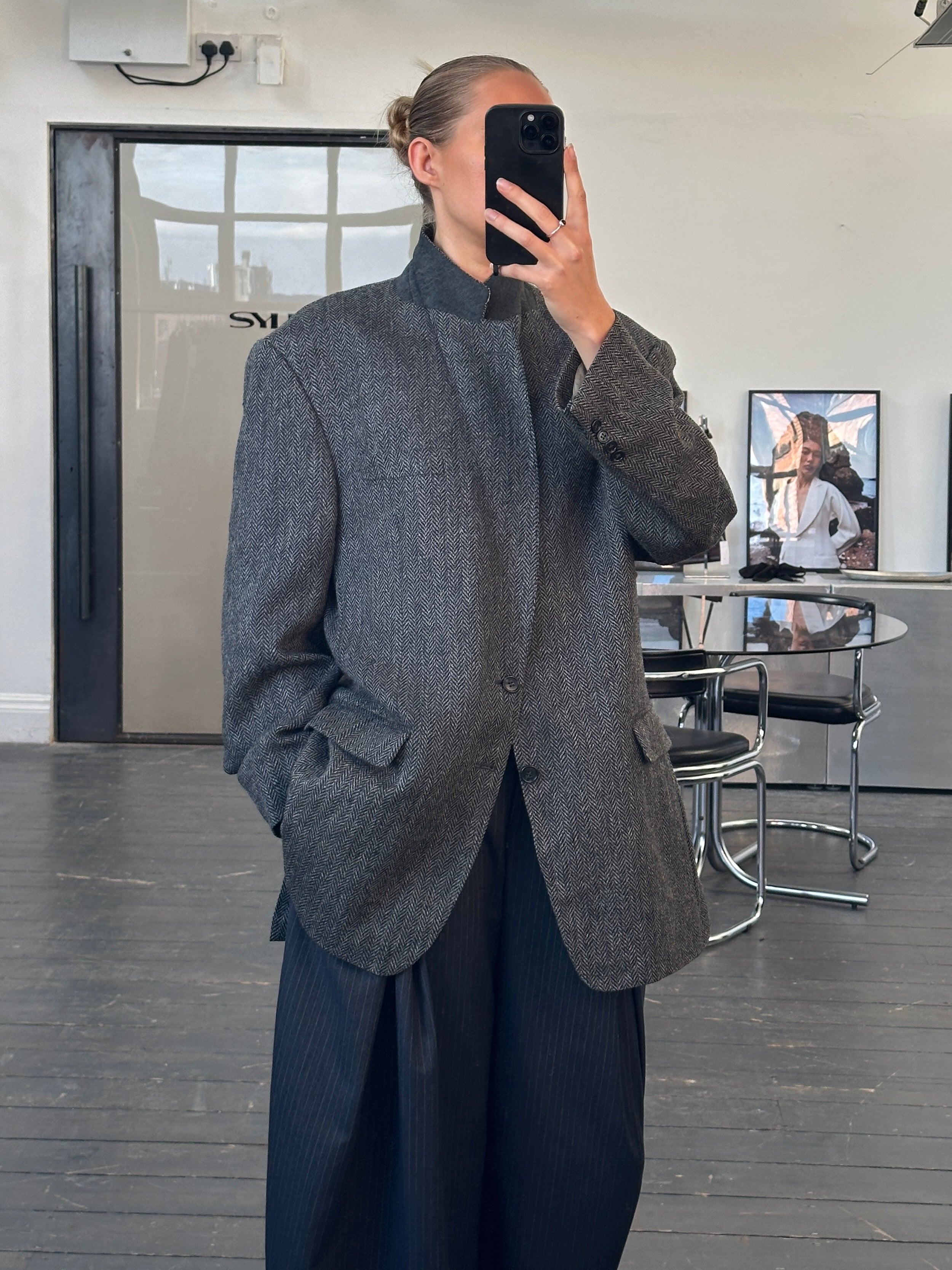 Burberry 1990s pure wool herringbone blazer, single-breasted, size 46R/XXL, tailored fit with classic British style.