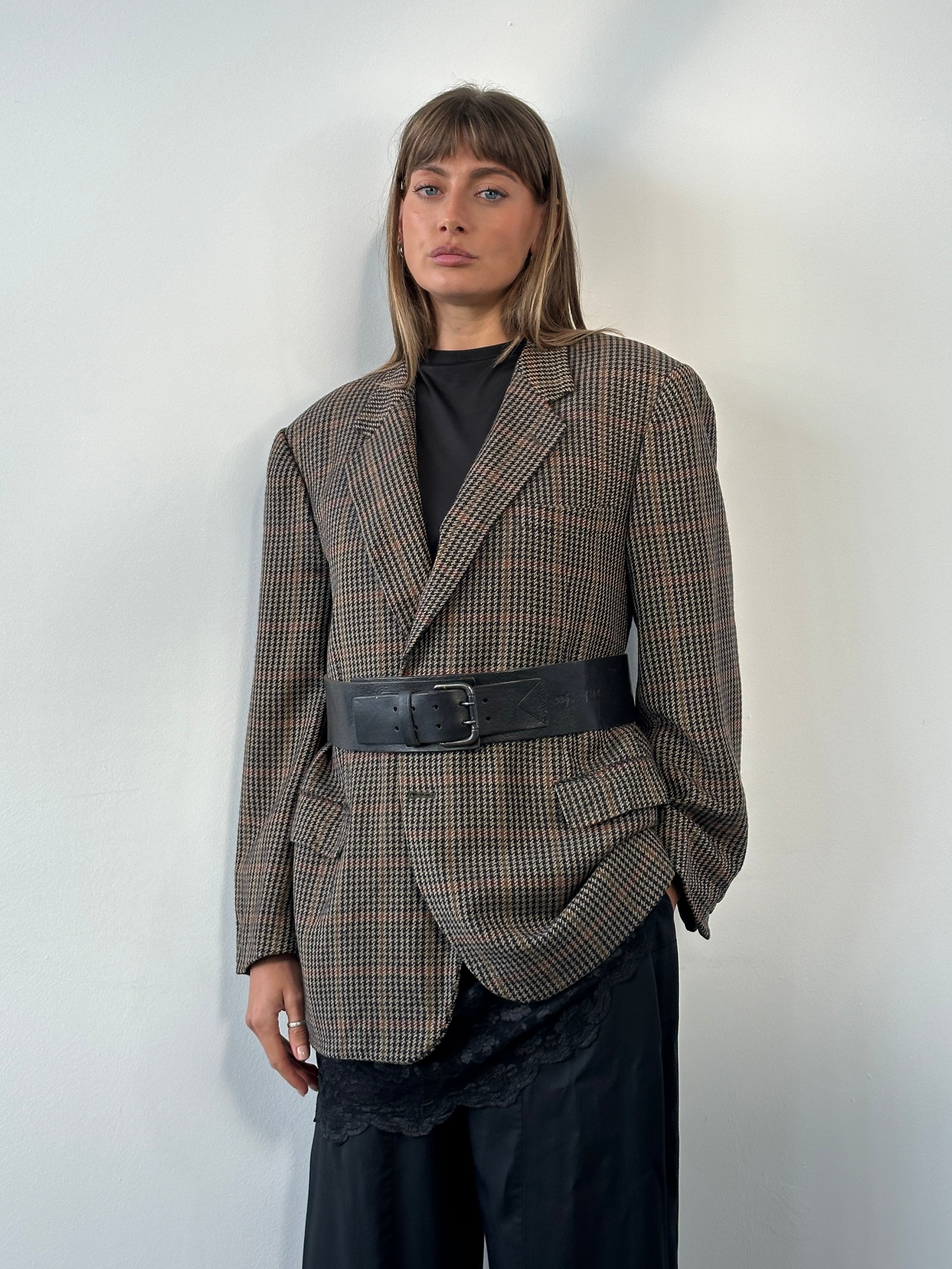Burberry 1990s wool and cashmere check blazer in size 44R/XL, featuring classic tartan pattern and tailored fit.