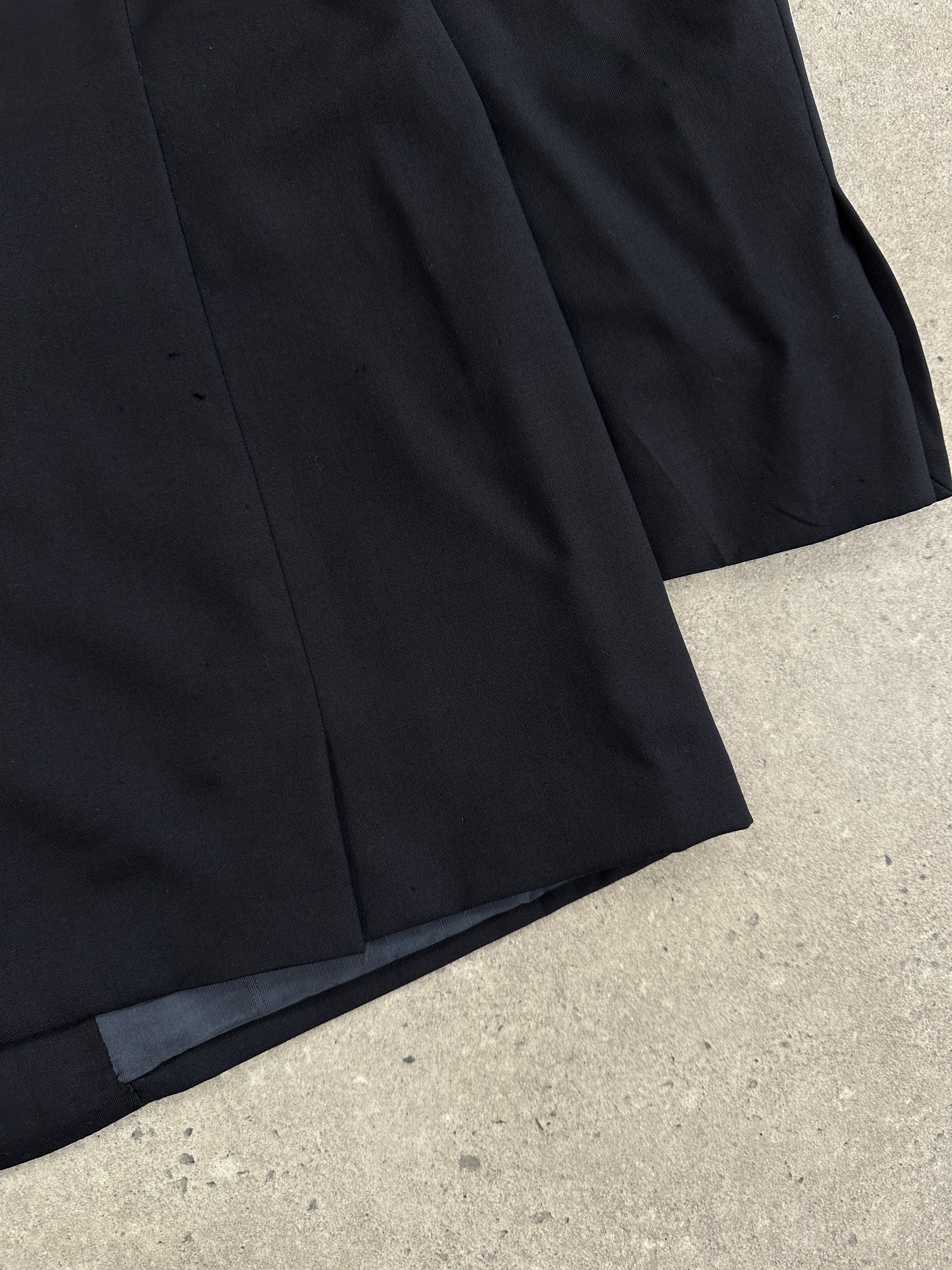 Versace Gianni Versace bespoke single-button wool blazer in size 48R/XXL, tailored fit, dark navy color, classic lapel design.