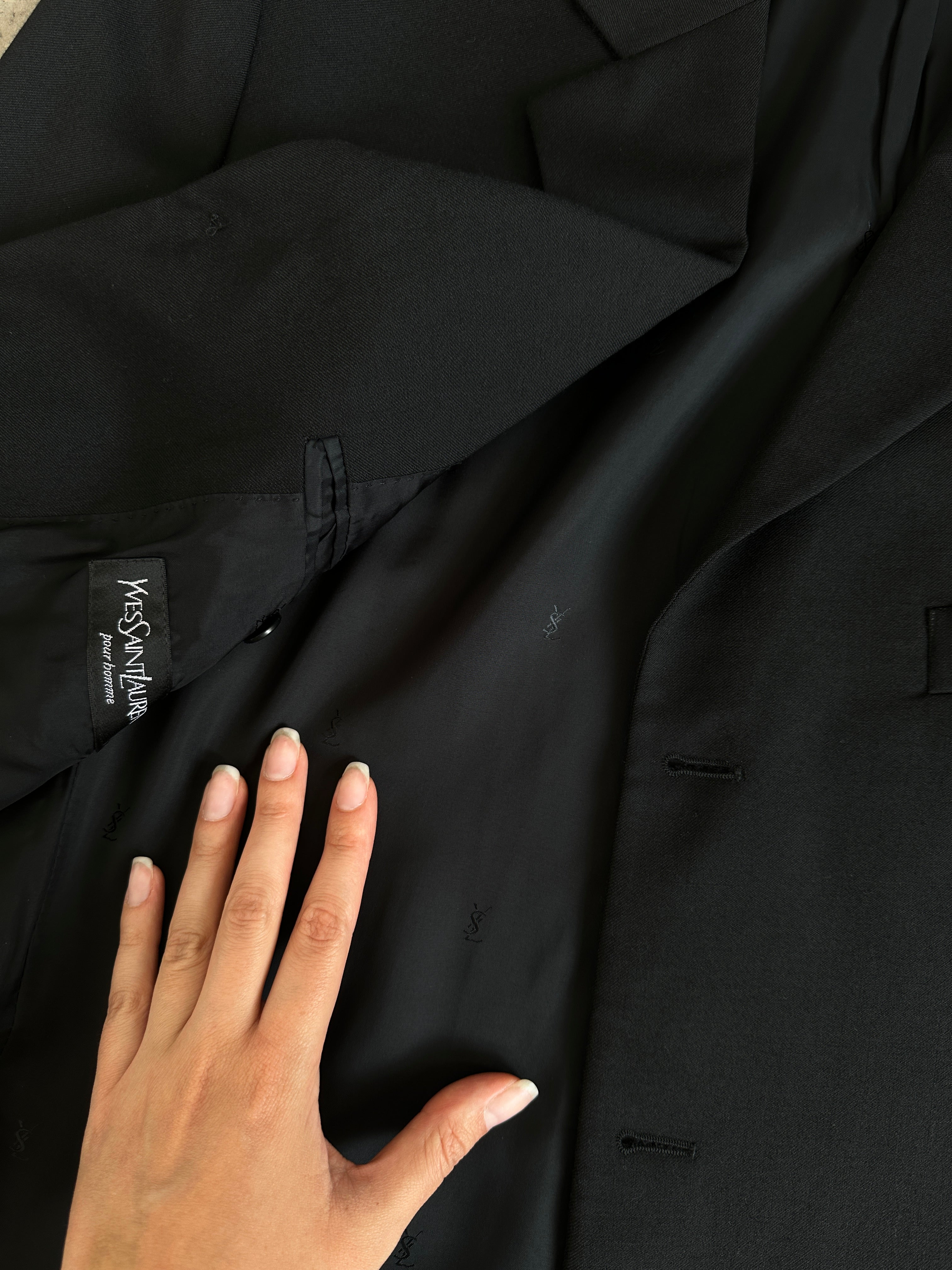 Yves Saint Laurent Yves Saint Laurent Pour Homme pure wool single-breasted blazer in size 42R/XL, dark tailored formal blazer.