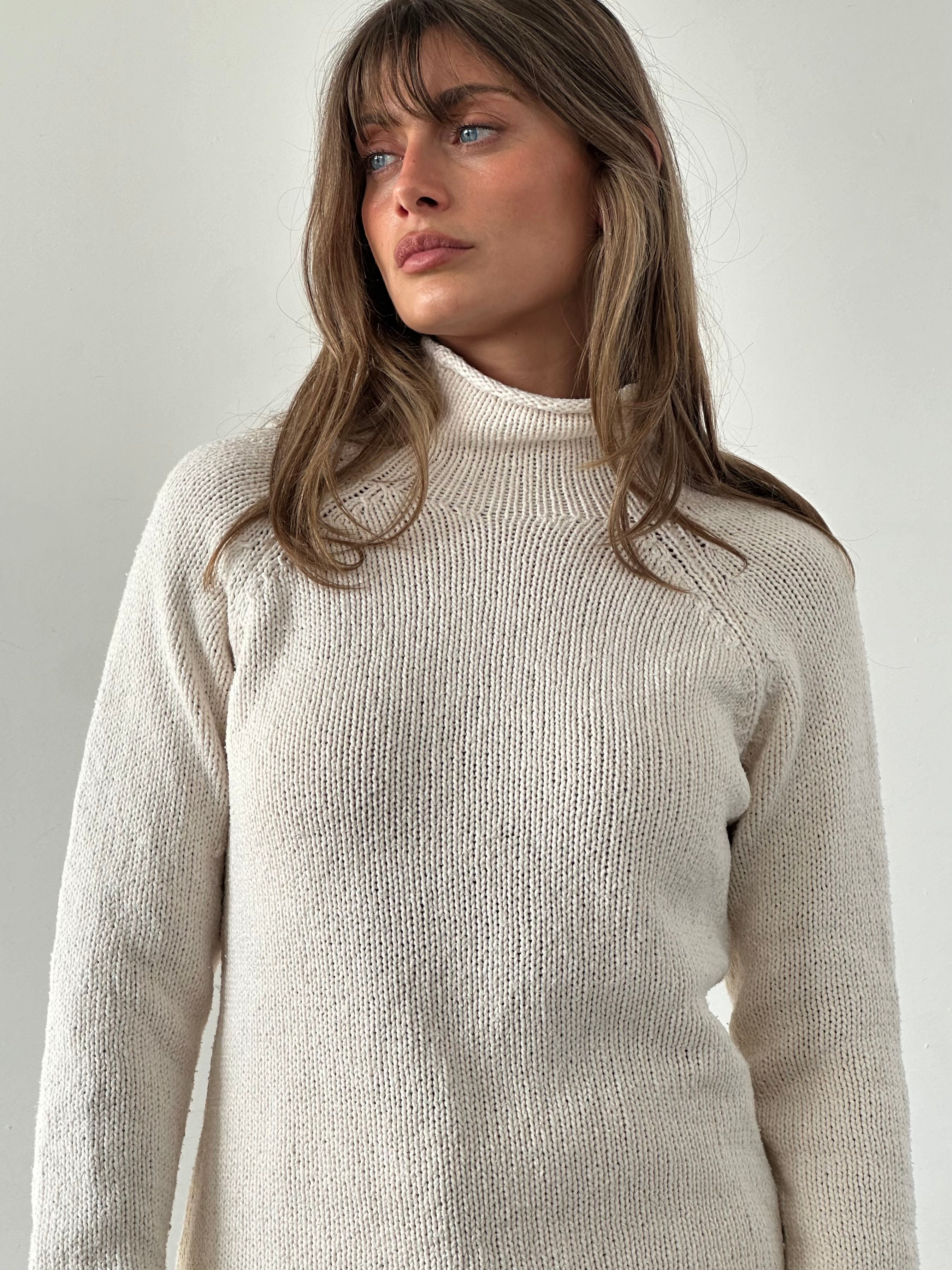 L.L.Bean pure cotton high neck jumper in size M, featuring a cozy, classic design with a high neckline and long sleeves.