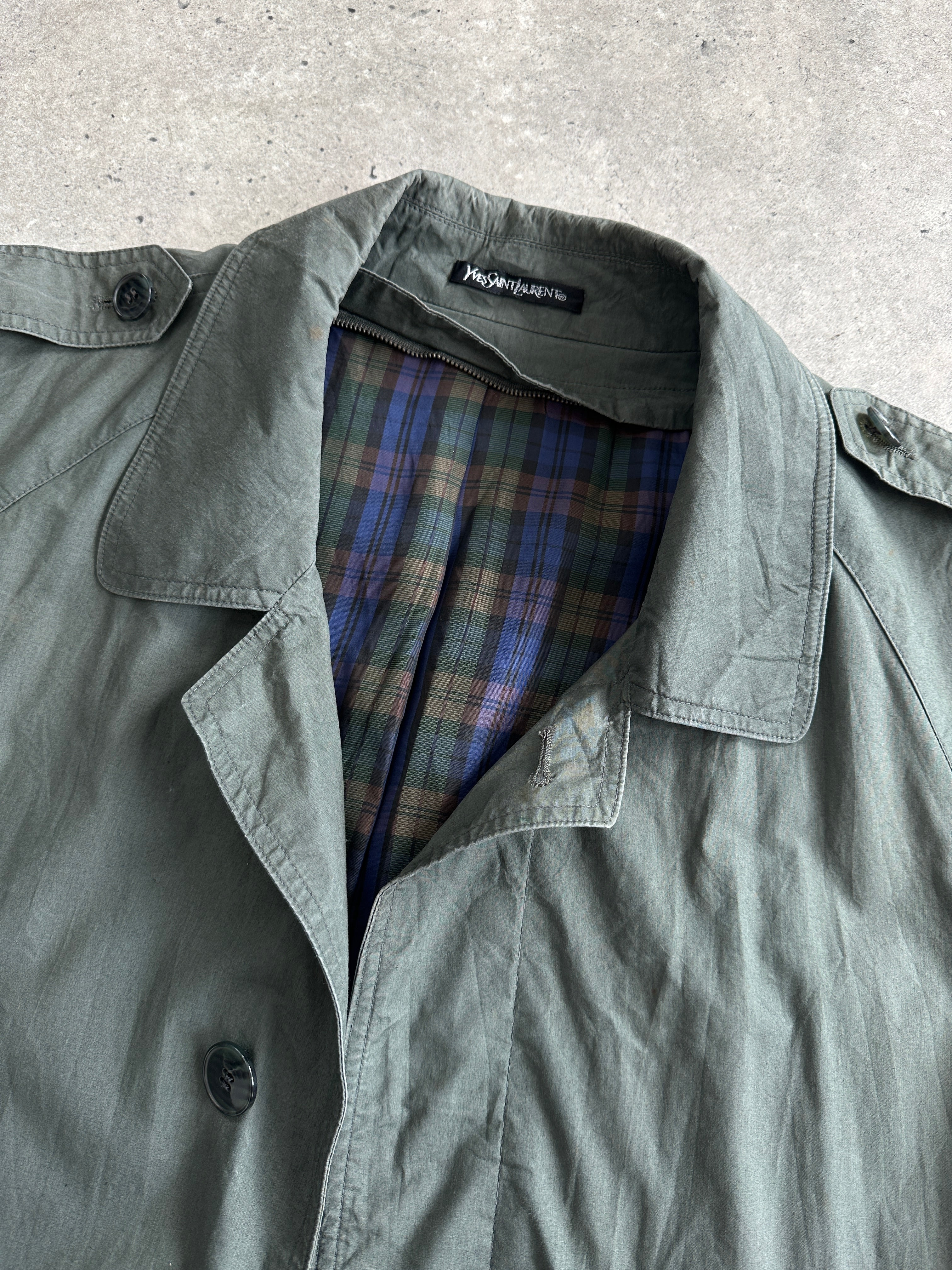 Yves Saint Laurent Diffusion Hommes pure cotton trench coat with concealed placket in size L, shown from the front.
