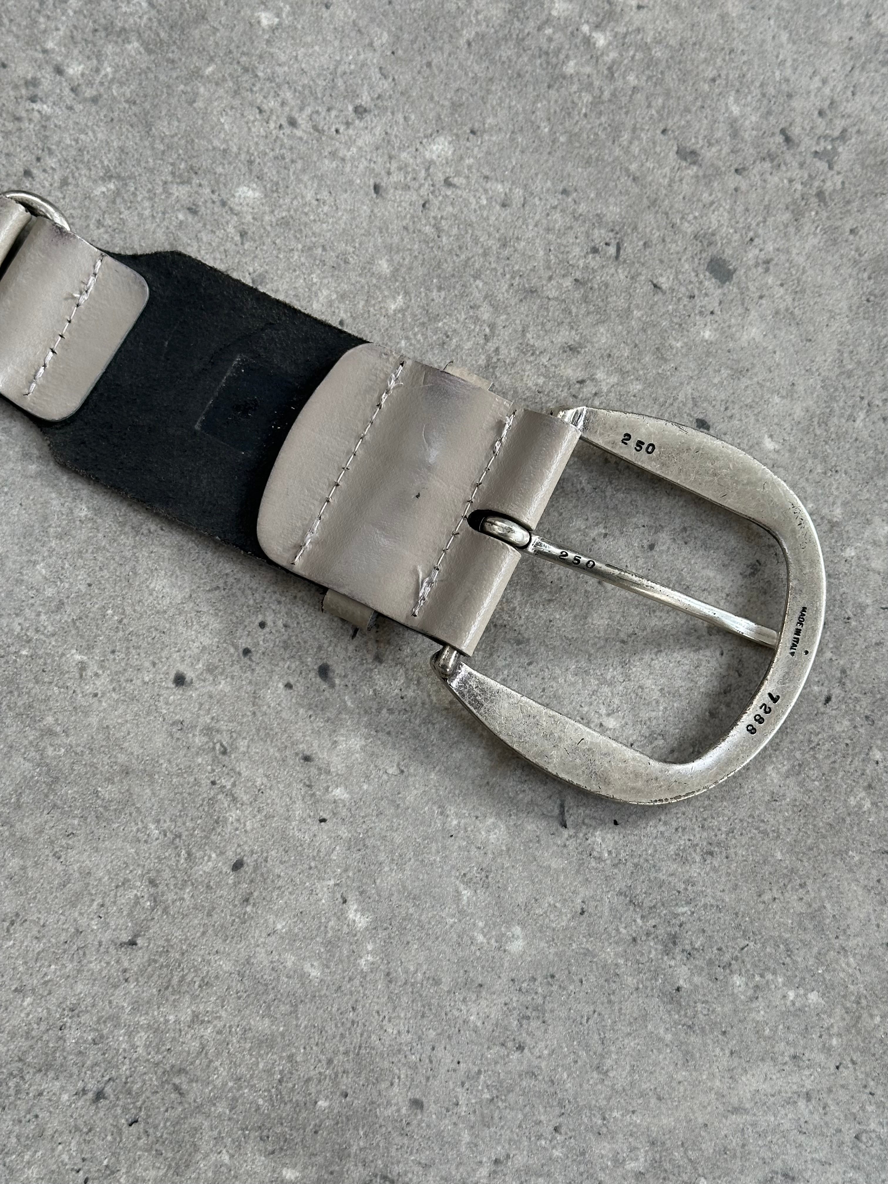 Vintage Italian 1990s chunky leather belt with brass buckle, W37-41, featuring distressed brown leather and vintage craftsmanship.