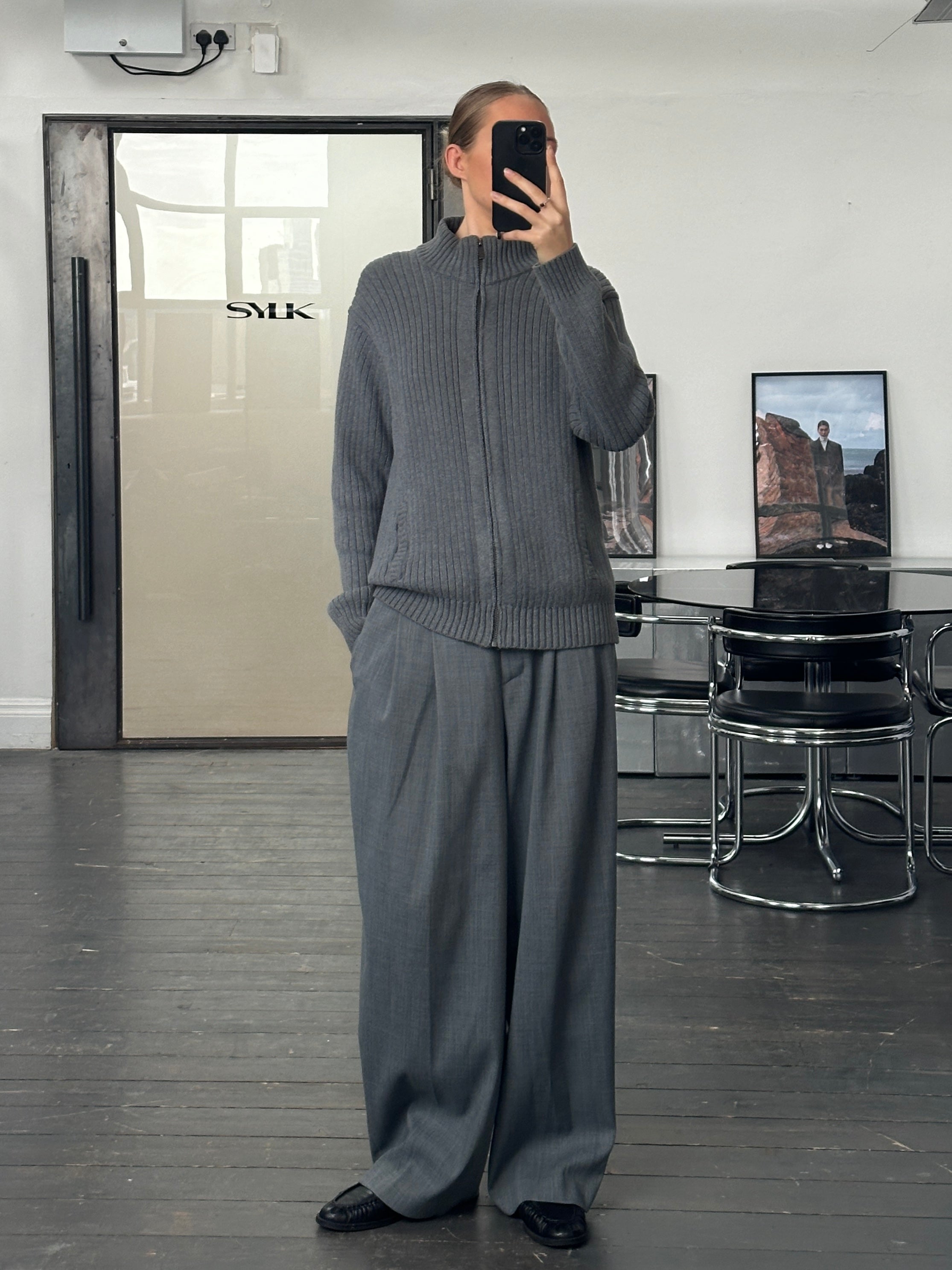 Calvin Klein Jeans 2000s pure cotton ribbed cardigan in size M/L, showing the textured knit fabric and classic button closure.