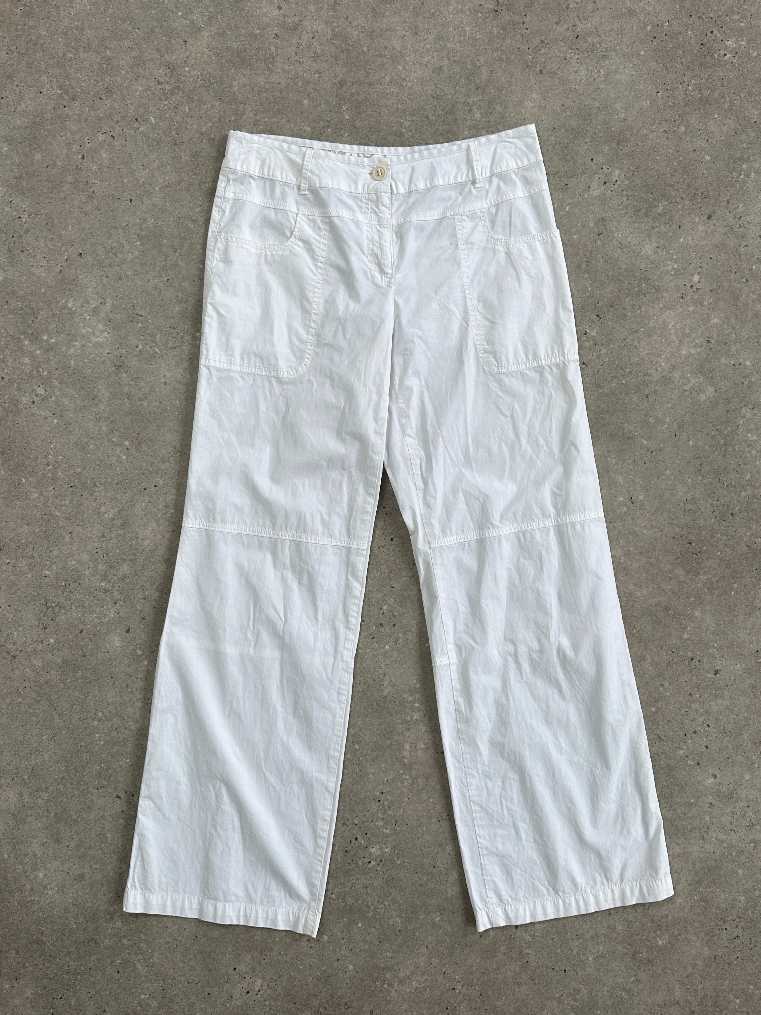 Max Mara Weekend cotton cargo trousers in low waist style, shown in natural fabric with functional pockets and a relaxed fit.