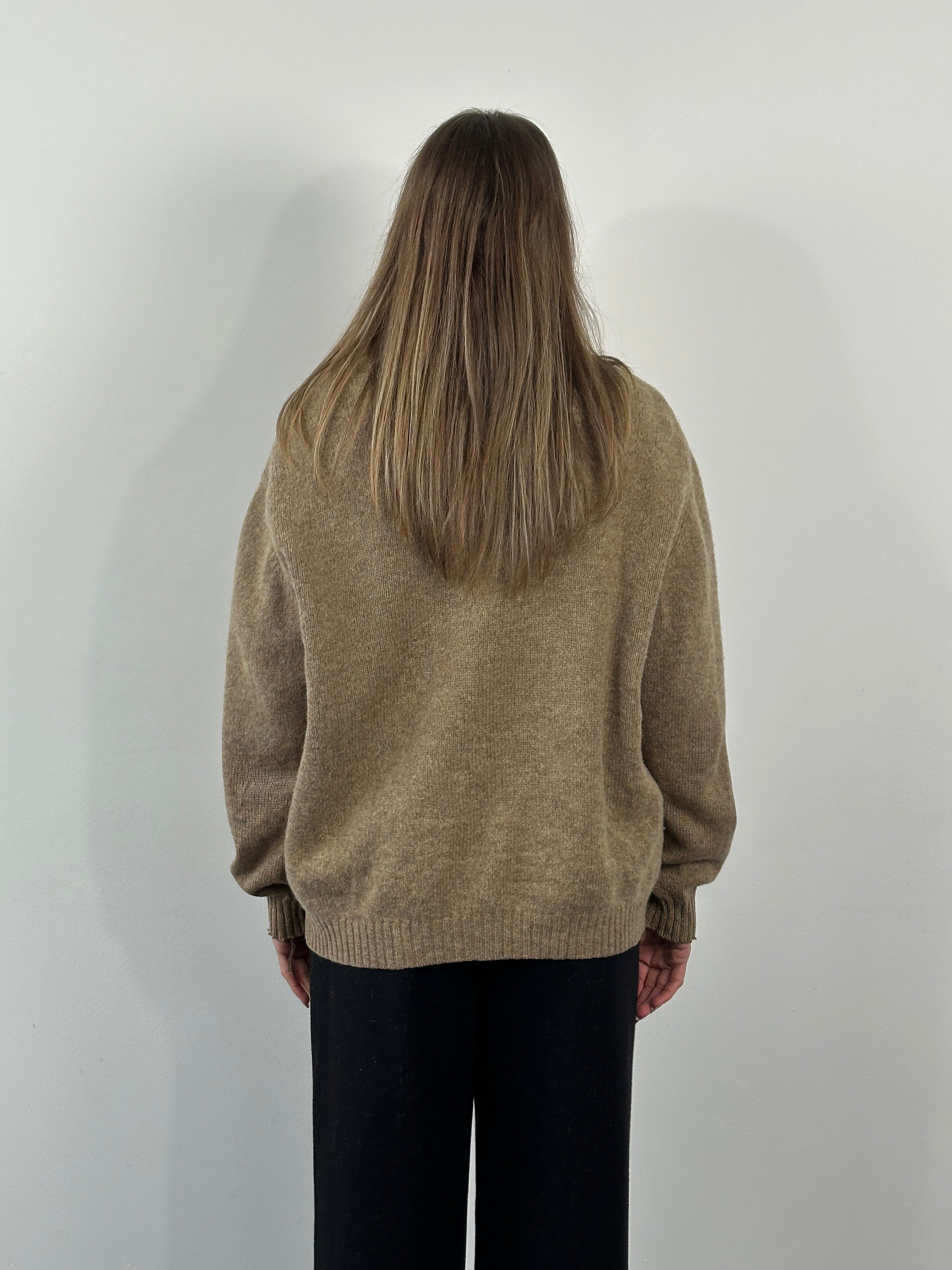 Burberry London 1990s wool knitted logo cardigan in XL, featuring classic design and textured knit fabric.