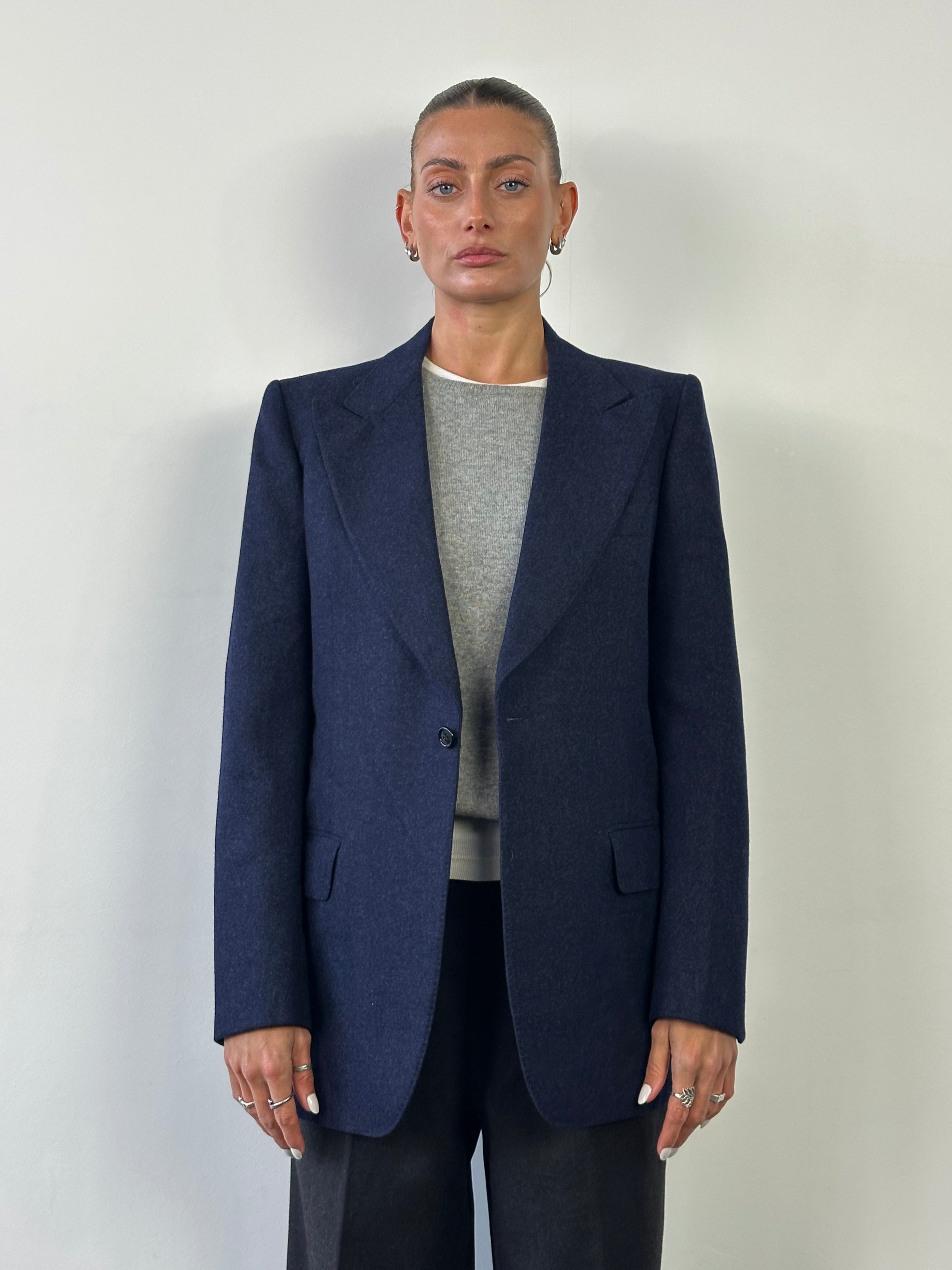 Vintage Italian brushed wool blazer with large lapel, in size 40S/M, featuring classic tailored design and vintage style.