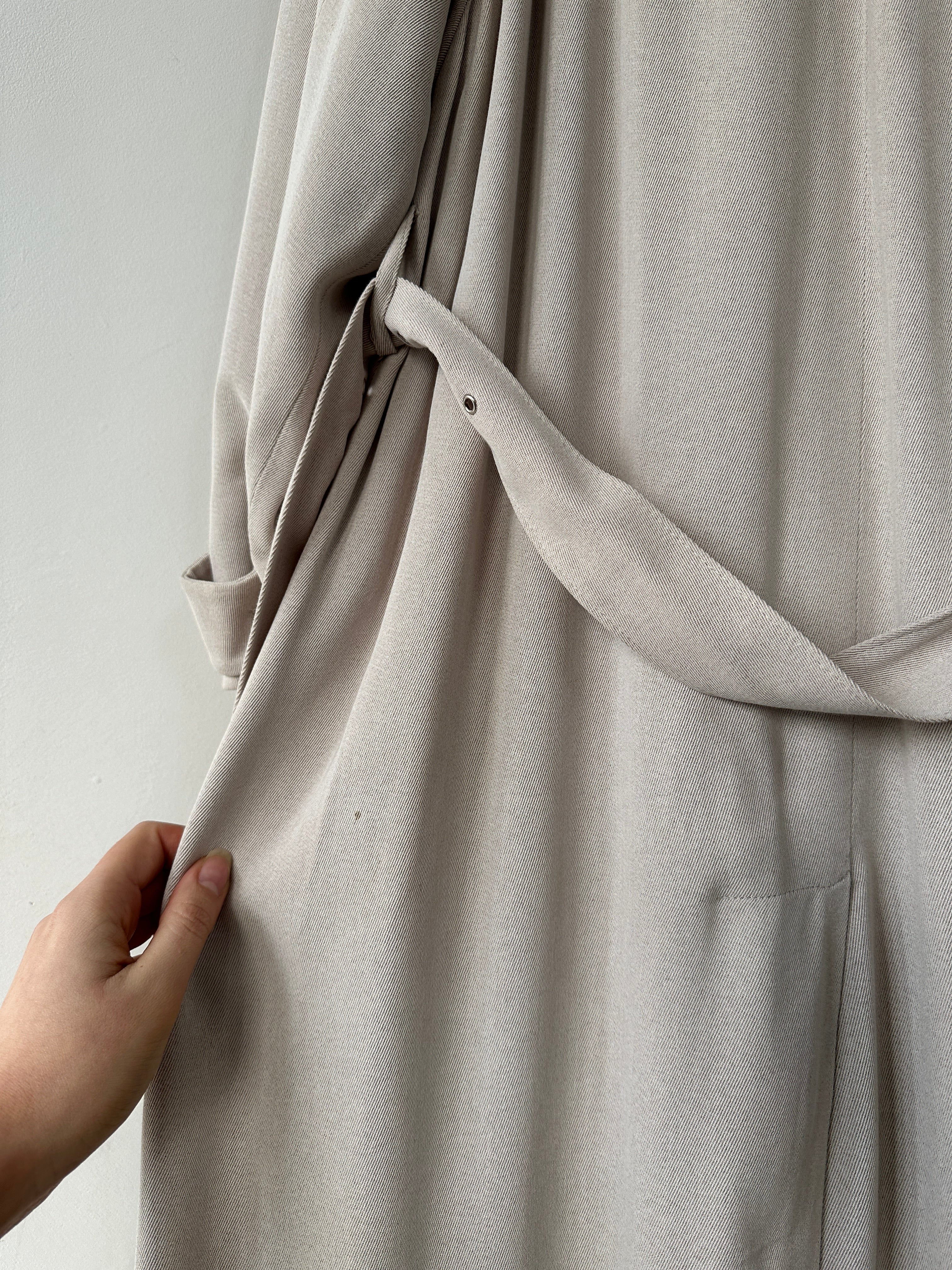 Giorgio Armani Le Collezioni wool floor-length belted coat in M/L, stylish and elegant for winter wear.