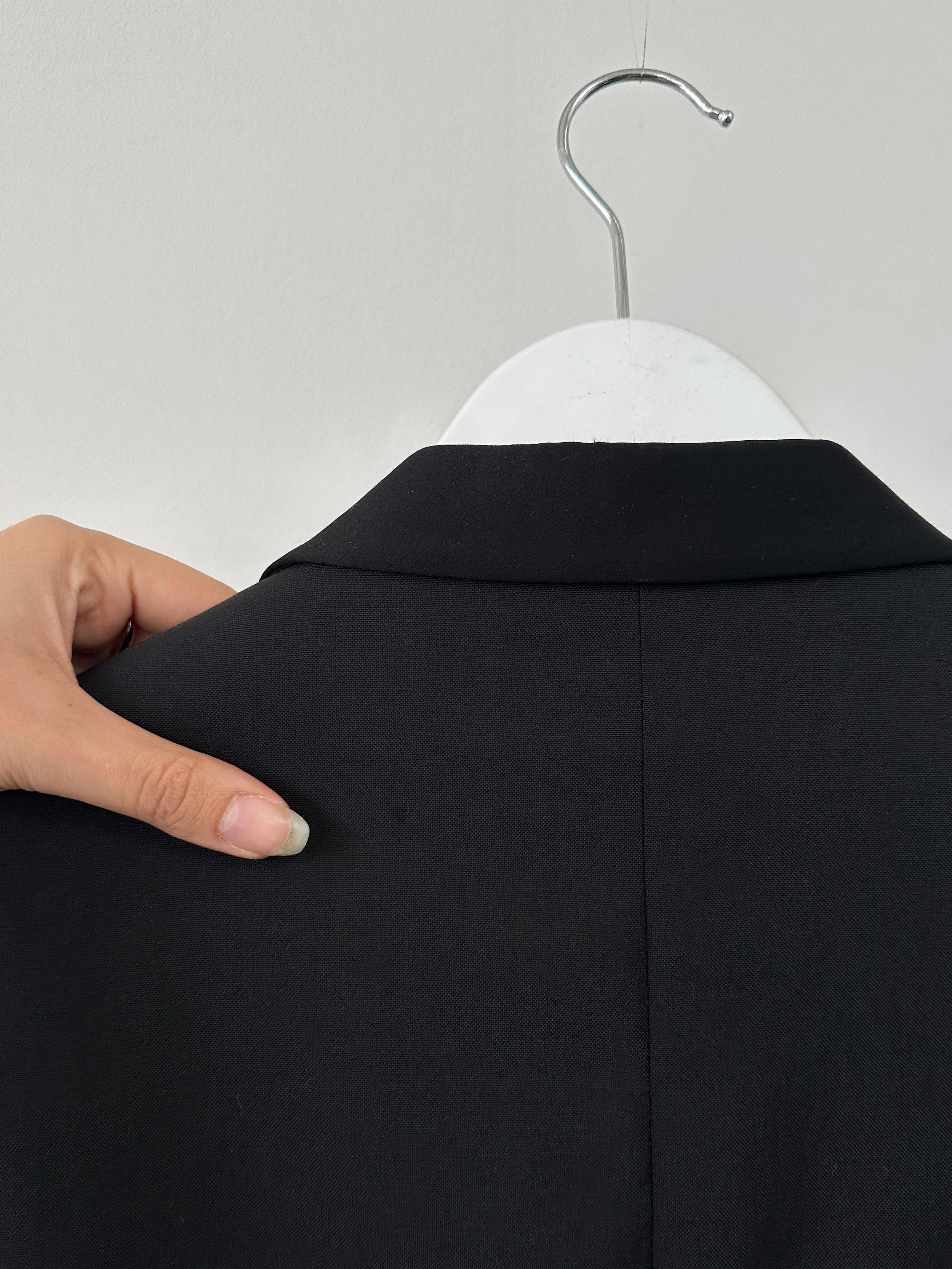 Pierre Cardin black single-breasted tuxedo blazer, size 44R/XXL, tailored fit with notch lapel and sleek formal design.