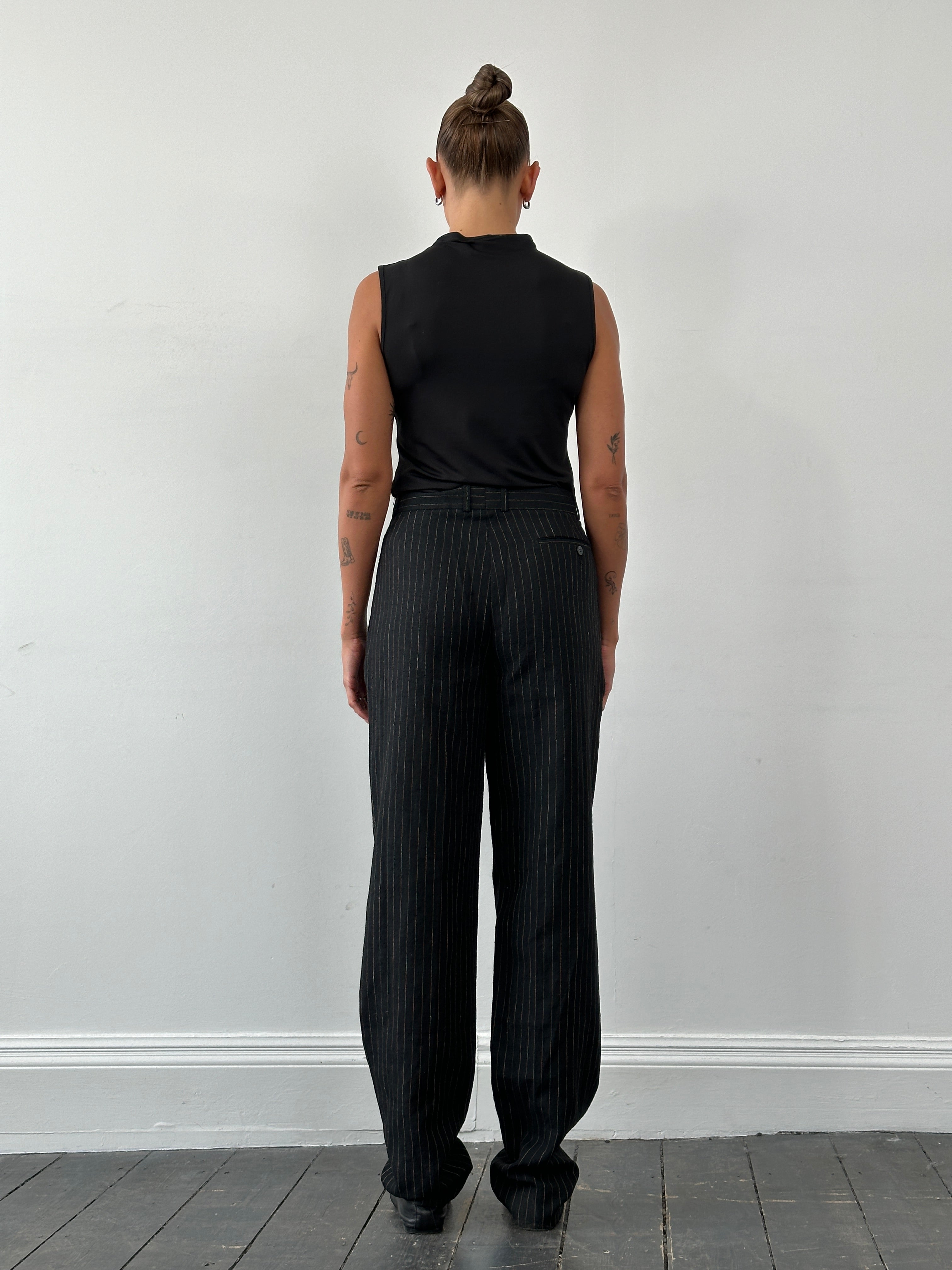 Vintage linen stripe straight leg pleated trousers in size W28, featuring classic design and tailored fit.