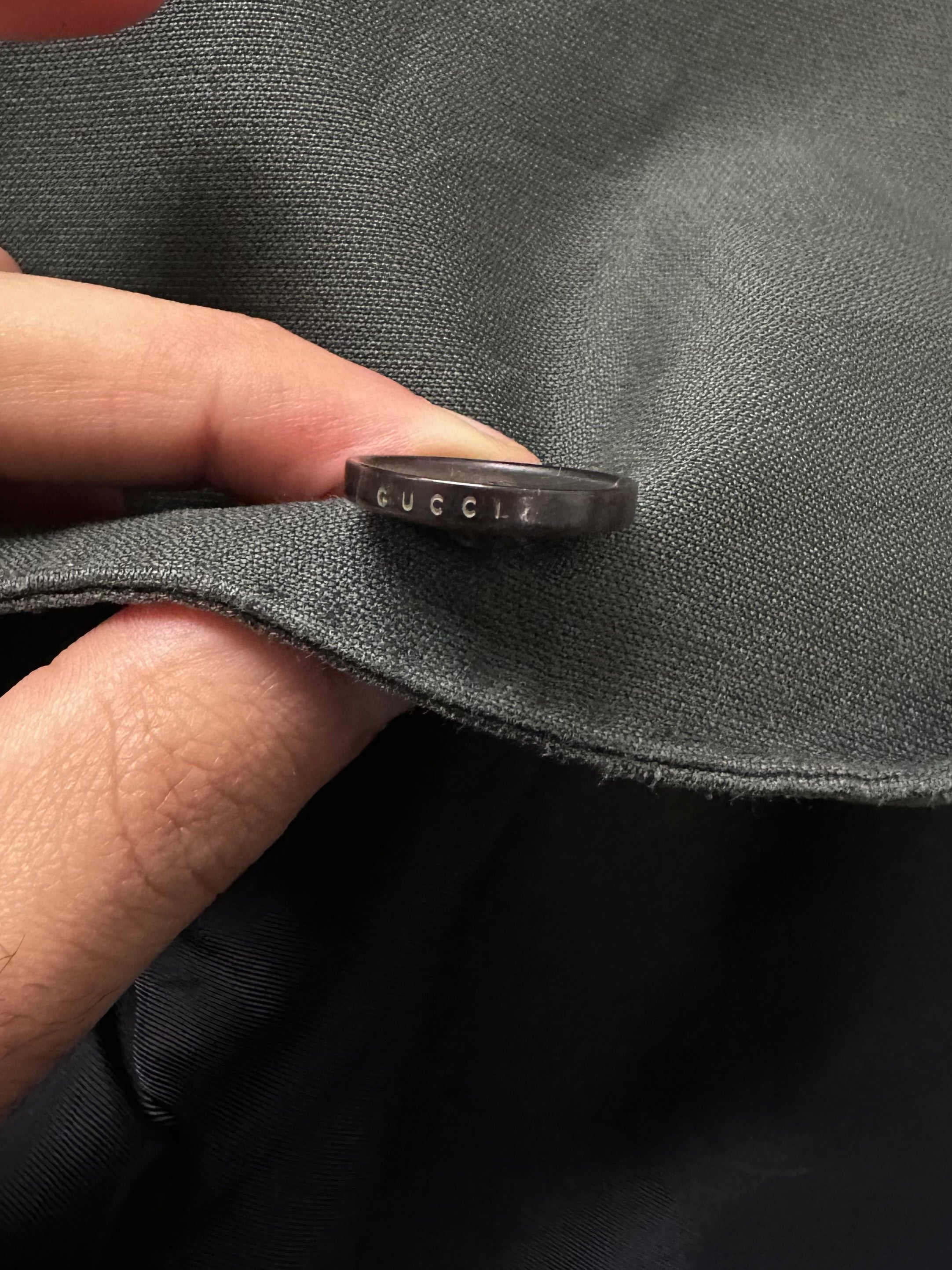 Gucci 2000s single-breasted pure cotton blazer, size 42R/L, shown in a classic design with tailored fit and neutral color.