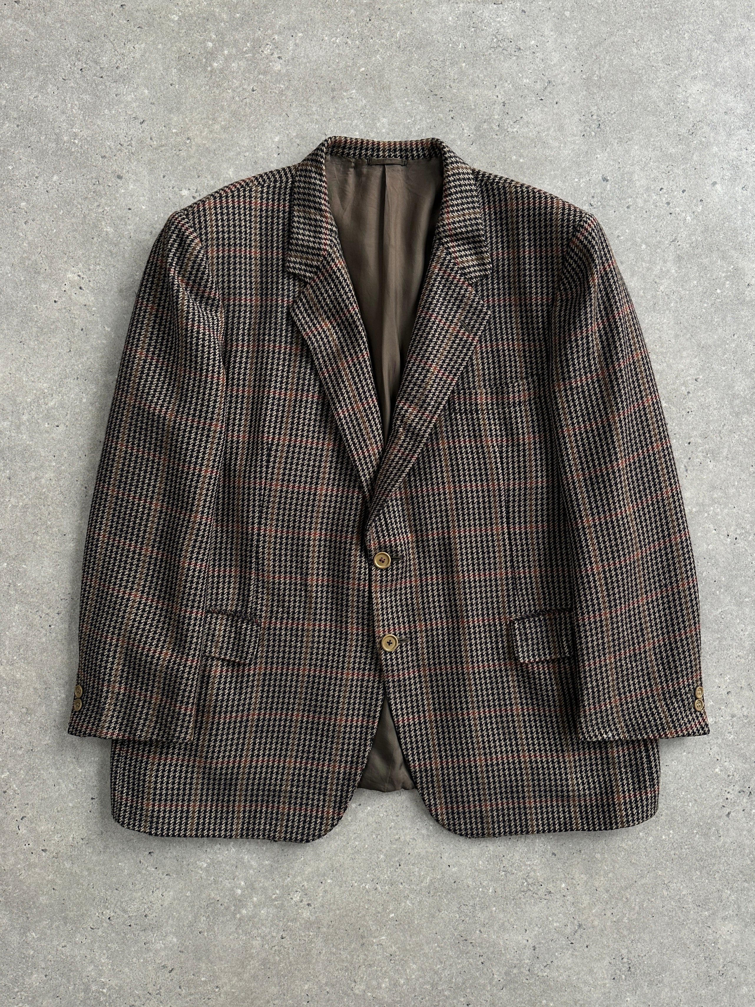 Burberry 1990s wool cashmere check blazer in size 44R/XL, tailored fit with classic check pattern and structured lapel.
