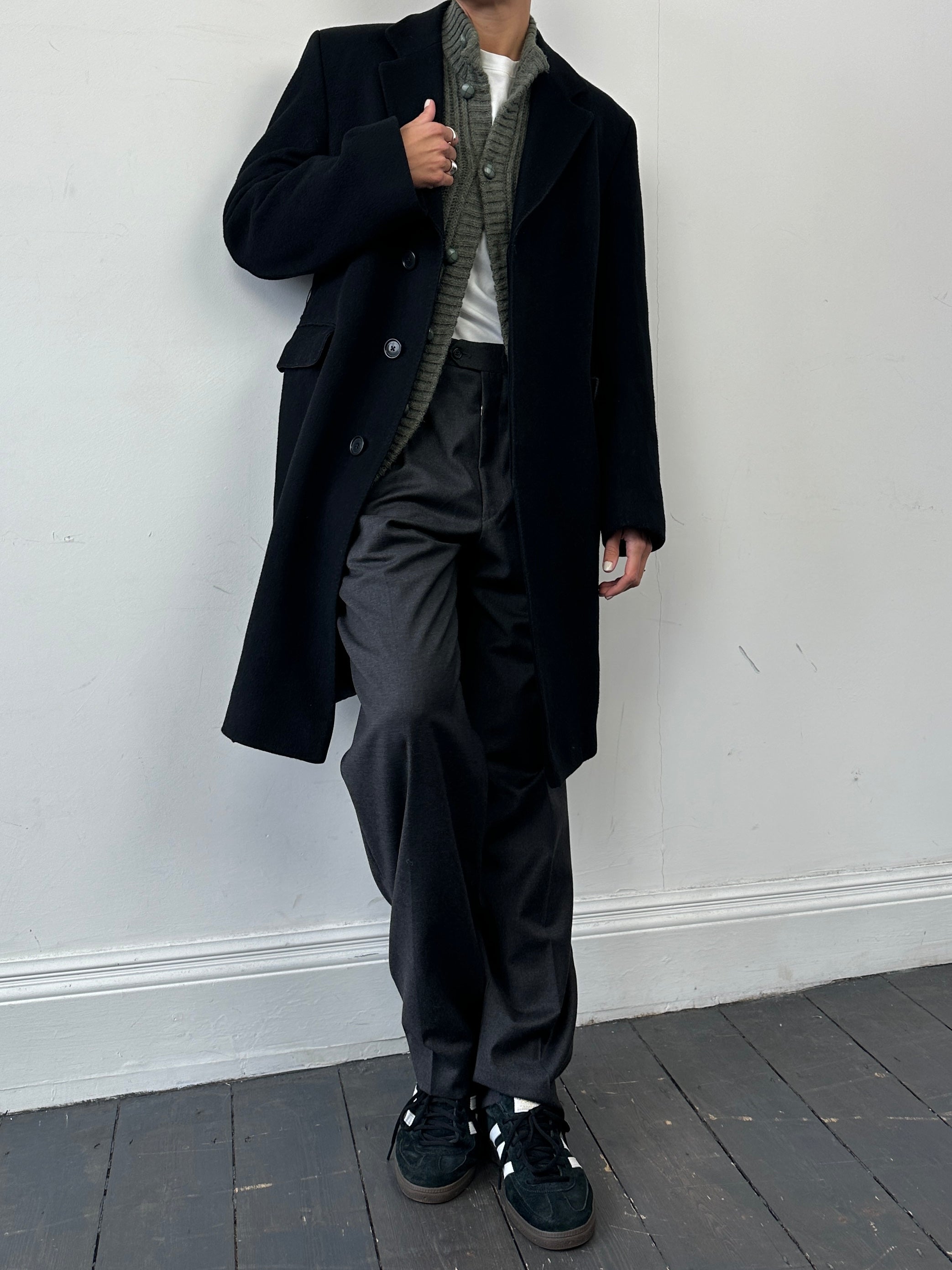 Vintage pure cashmere coat with concealed placket, single-breasted design in size L, stylish and elegant outerwear.