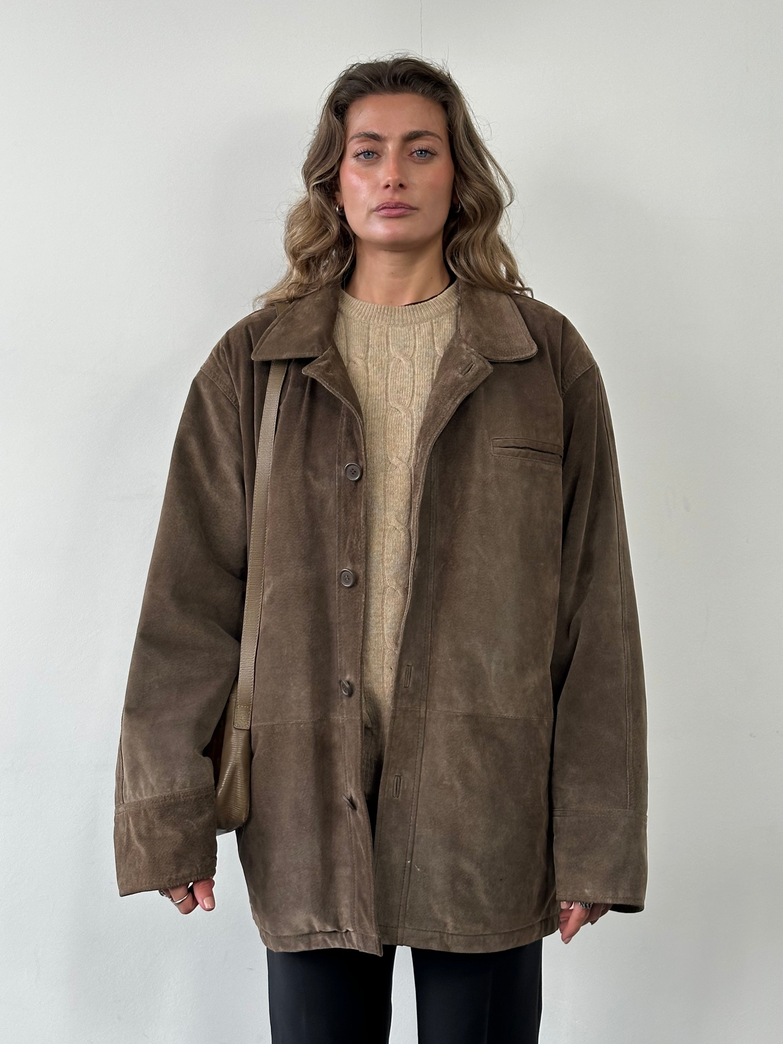 Vintage leather suede jacket in size XL/XXL, featuring a classic vintage style with a soft, textured suede exterior.