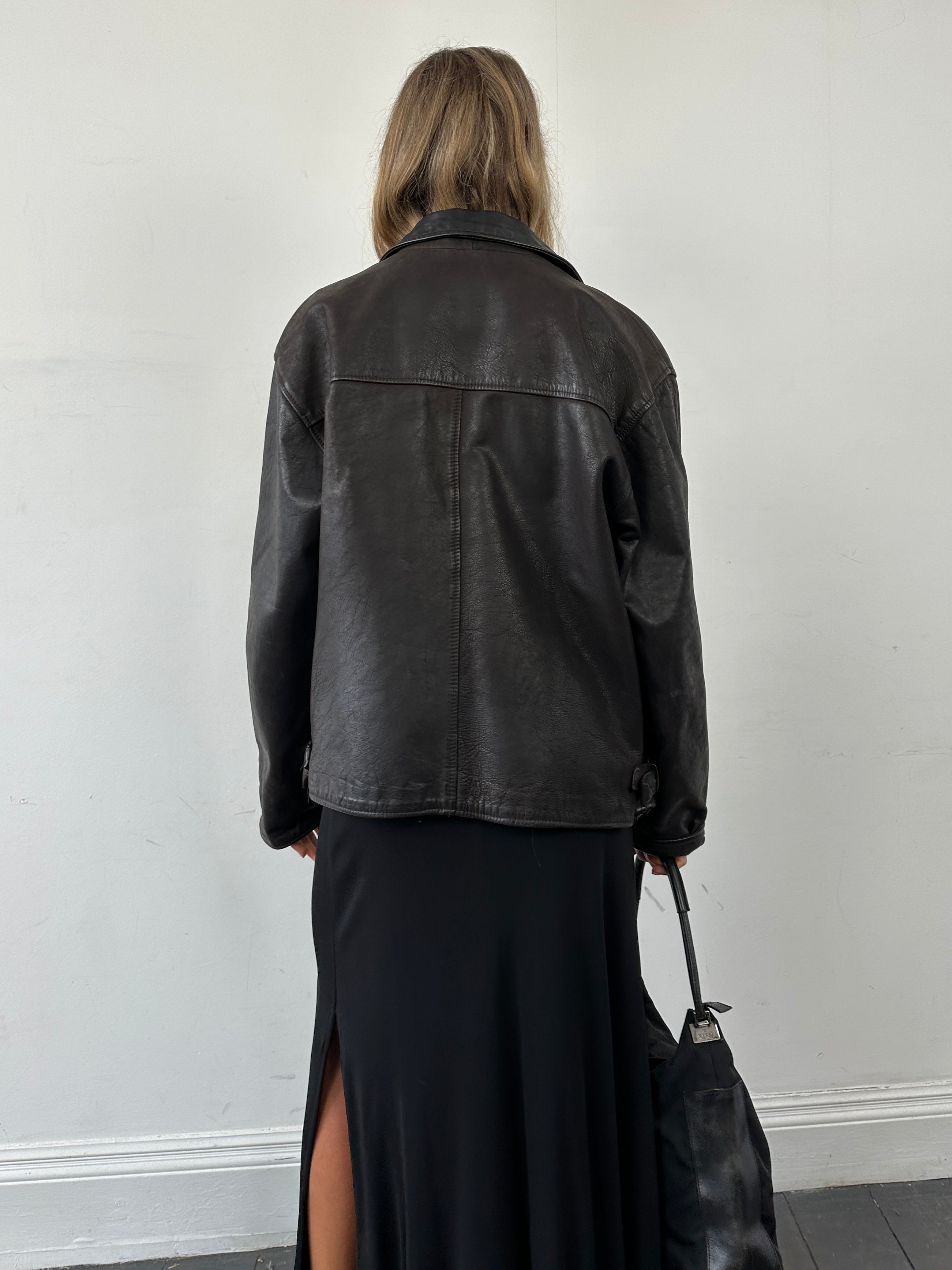 Italian Vintage Leather Jacket in size L, featuring classic design and rich leather texture, by Vintage brand.