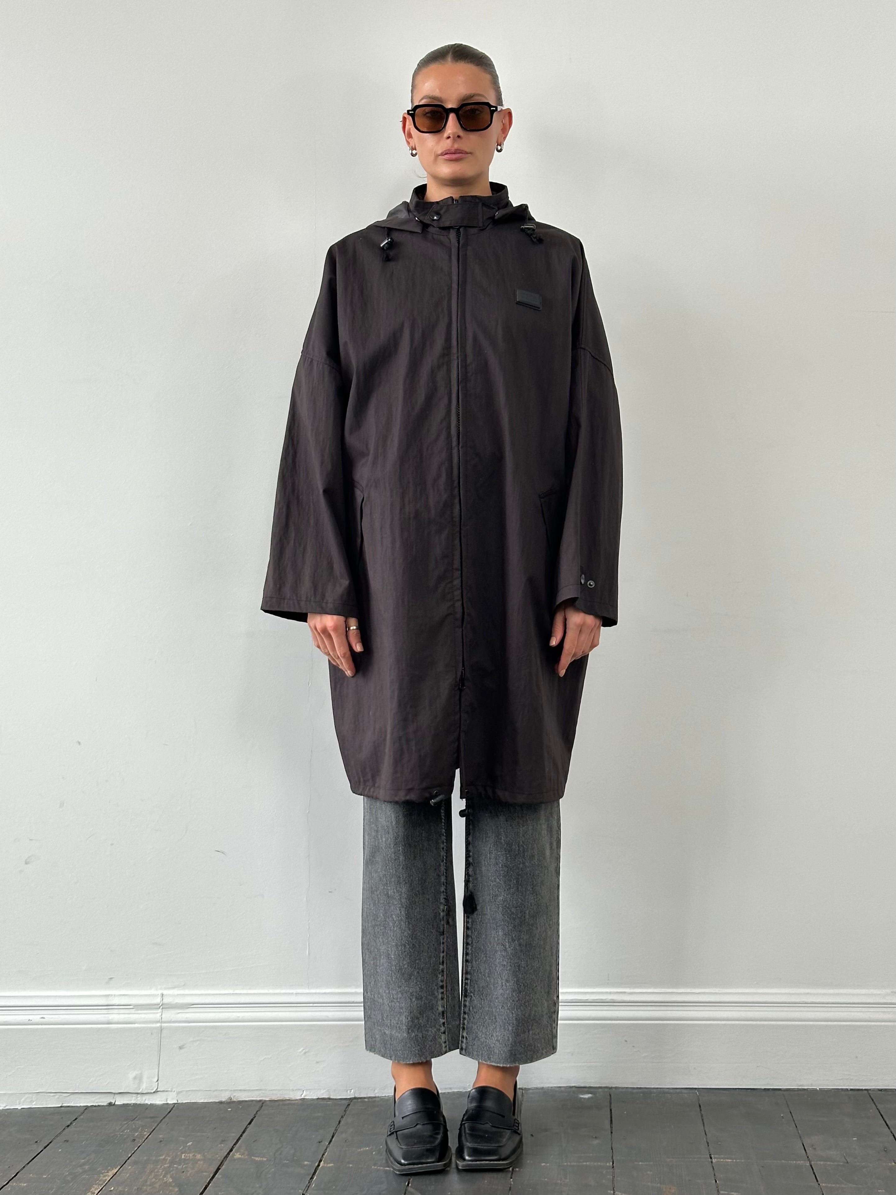 Gianfranco Ferre XL crinkle hooded parka coat with front pockets and drawstring hood, stylish and warm outerwear.