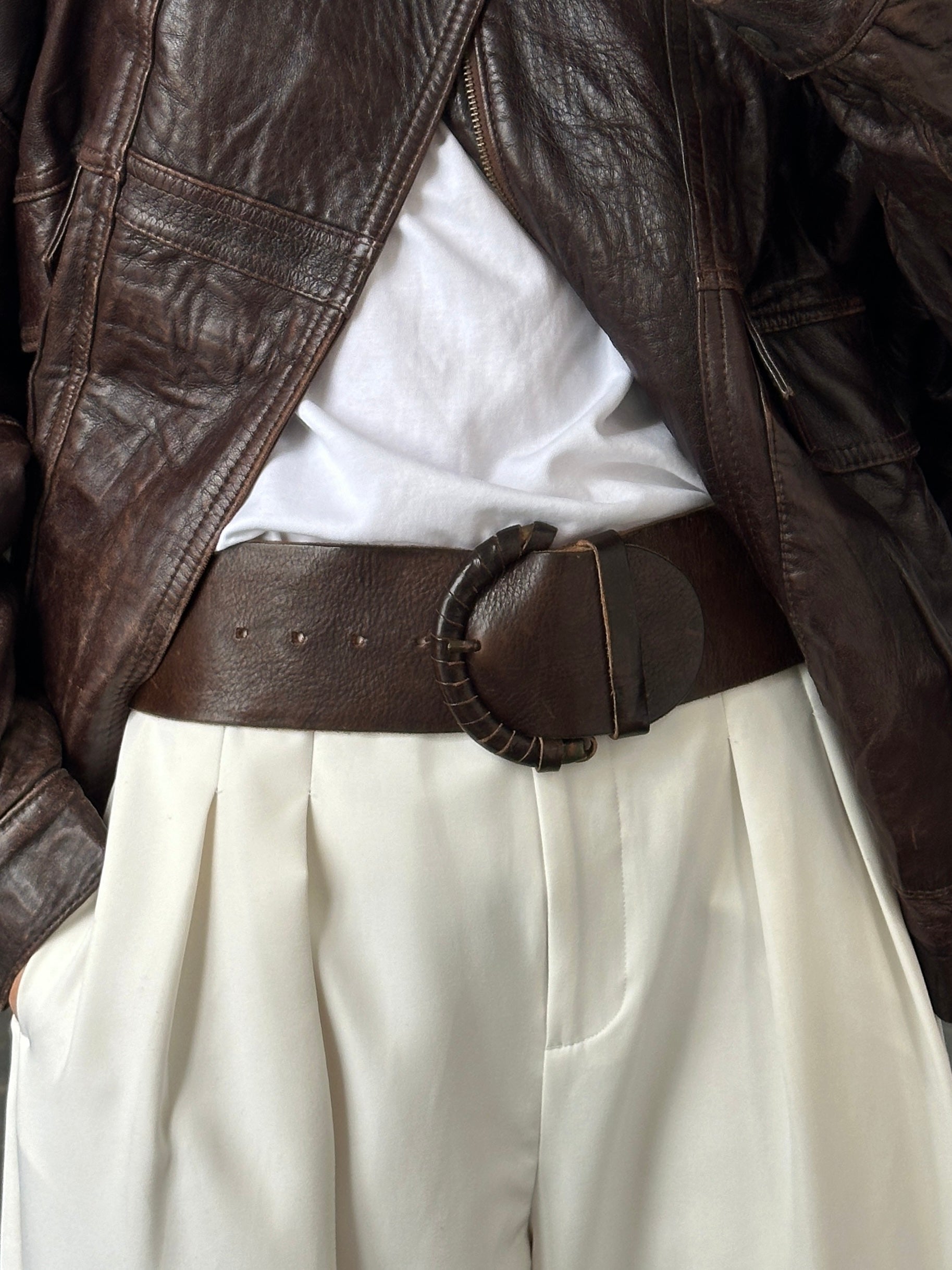 Jigsaw 1990s chunky leather belt in brown with metal buckle, size W30-34, casual accessory for jeans or skirts.