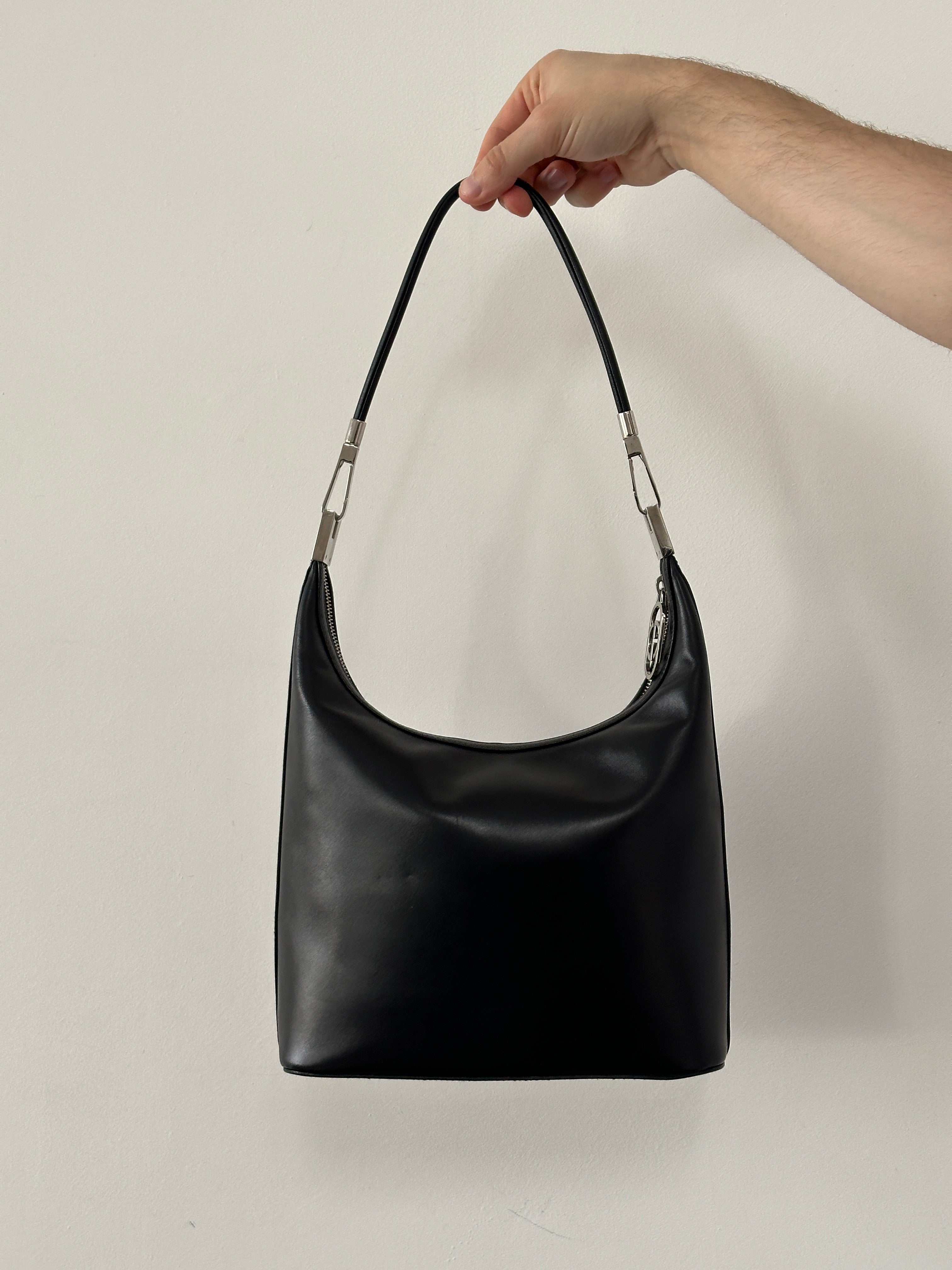 Gucci GG Leather Shoulder Bag - SYLK