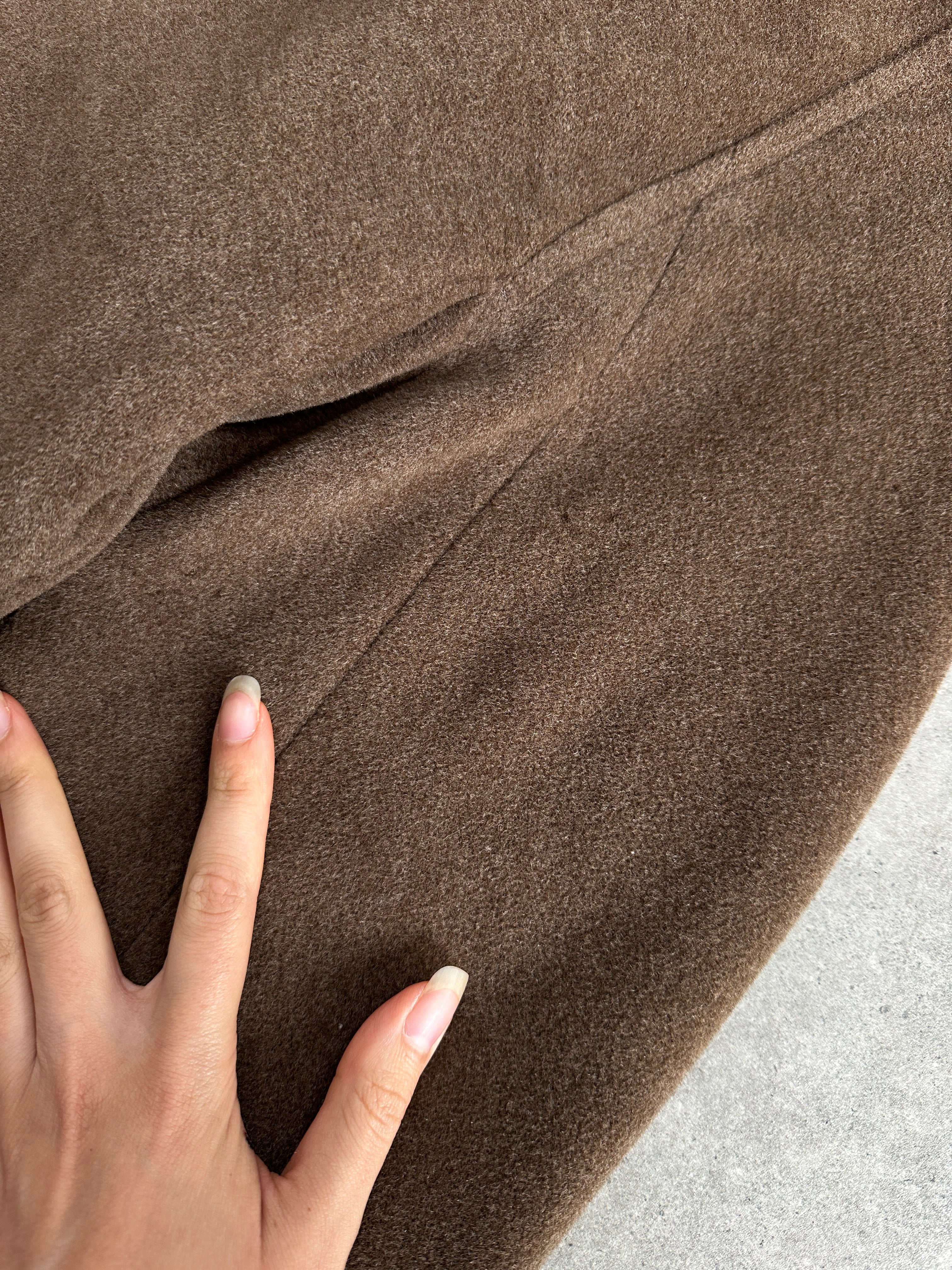 Max Mara Weekend 2000s wool hooded double-breasted coat, size M, featuring a classic design and tailored fit.