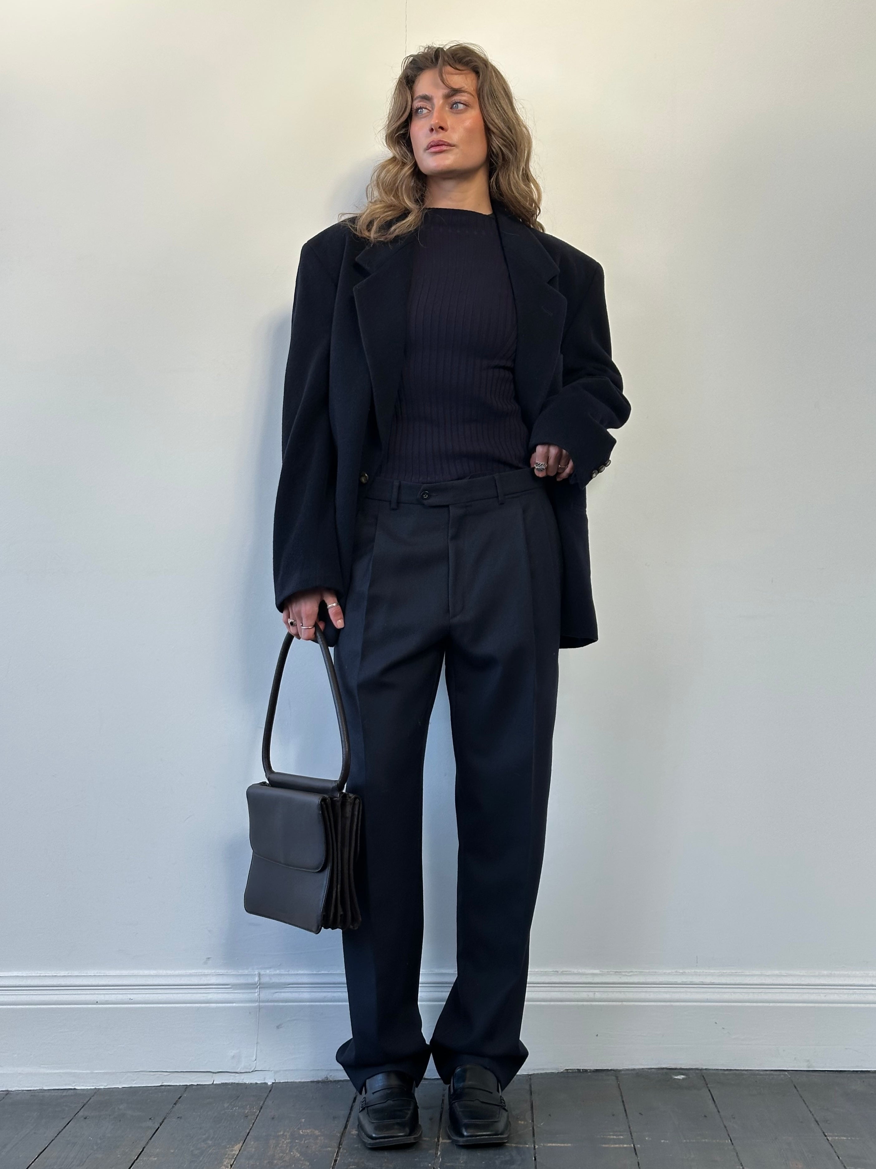 Italian Vintage 00s pure brushed wool tailored trousers in size W32, featuring a classic fit and vintage-inspired design.