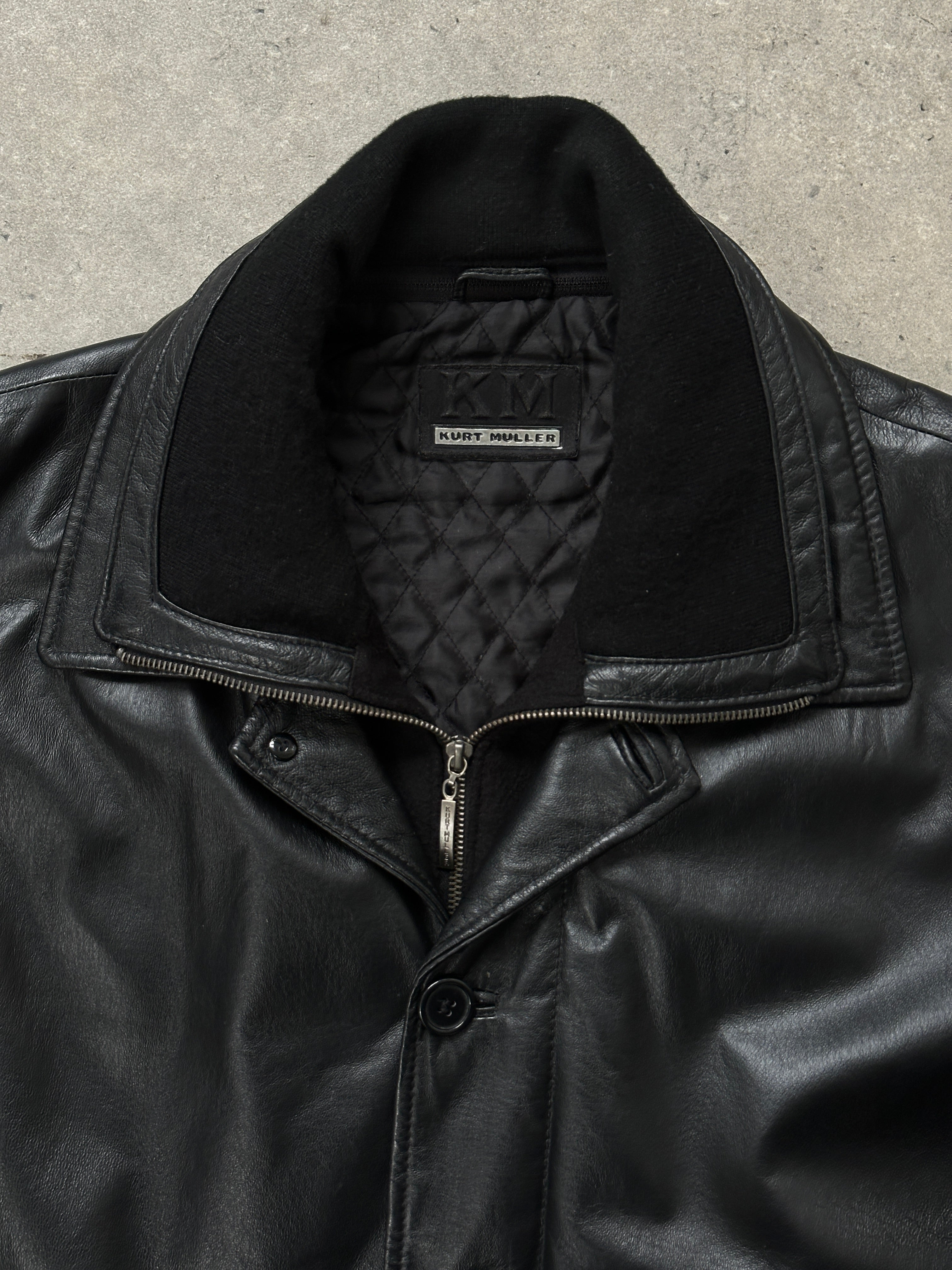 Vintage 1990s XXL leather jacket with funnel neck, classic design, and distressed brown leather from the Vintage brand.