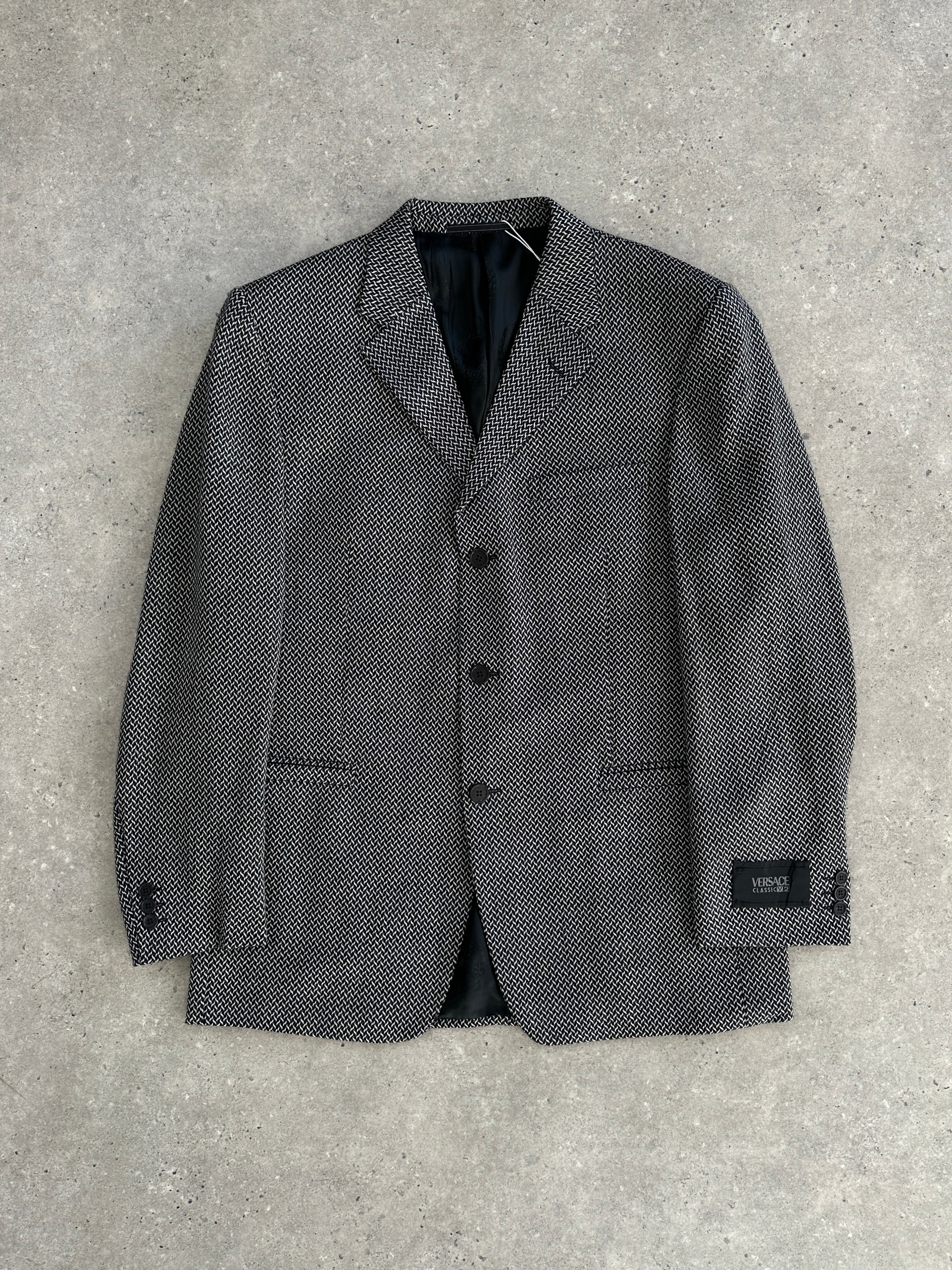 Versace Classic V2 1993 pure wool woven blazer in size 42R/XL, tailored fit with detailed craftsmanship and stylish design.