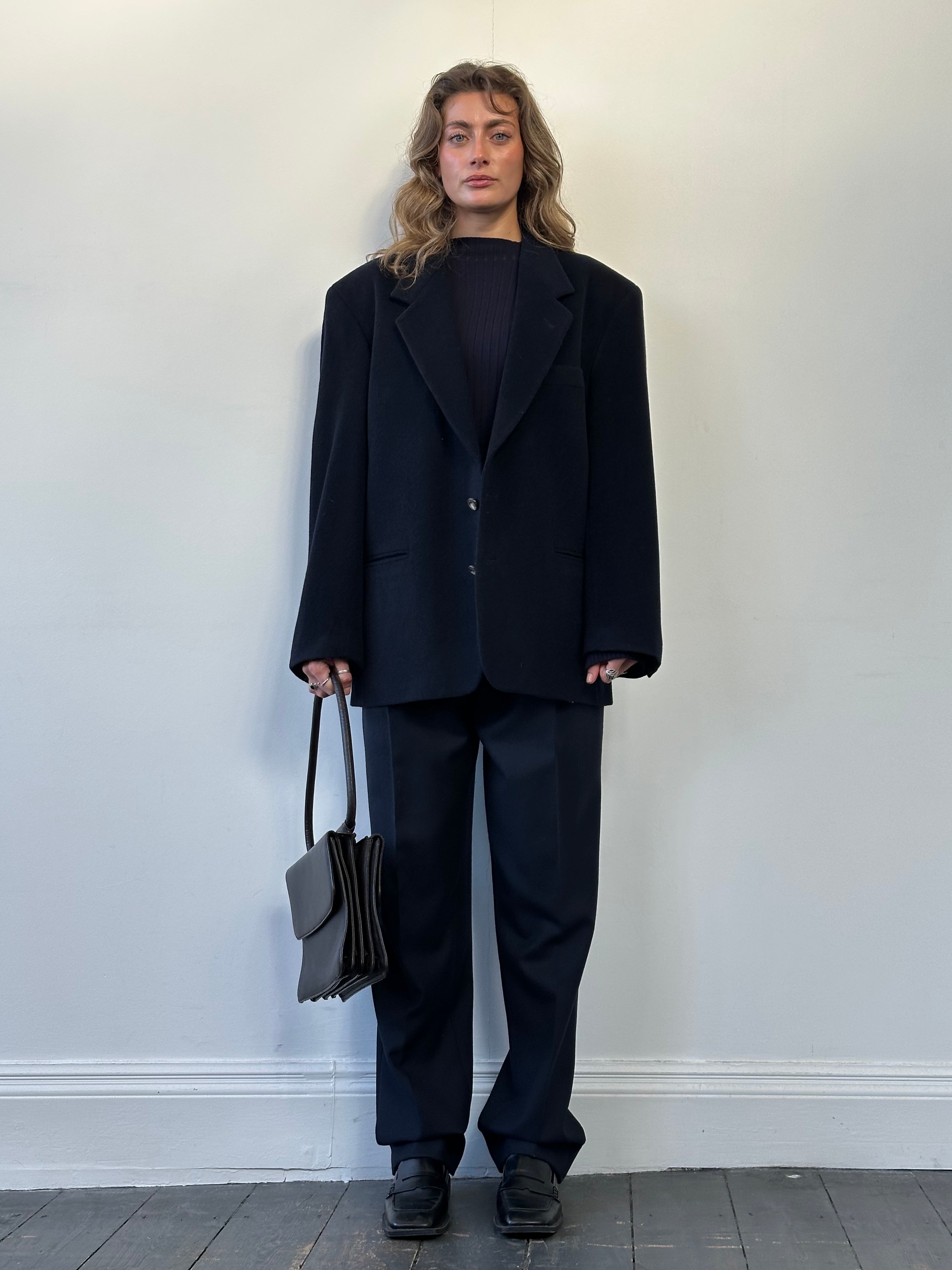 Italian Vintage 00s pure brushed wool tailored trousers in W32, featuring a classic fit and vintage-inspired design.