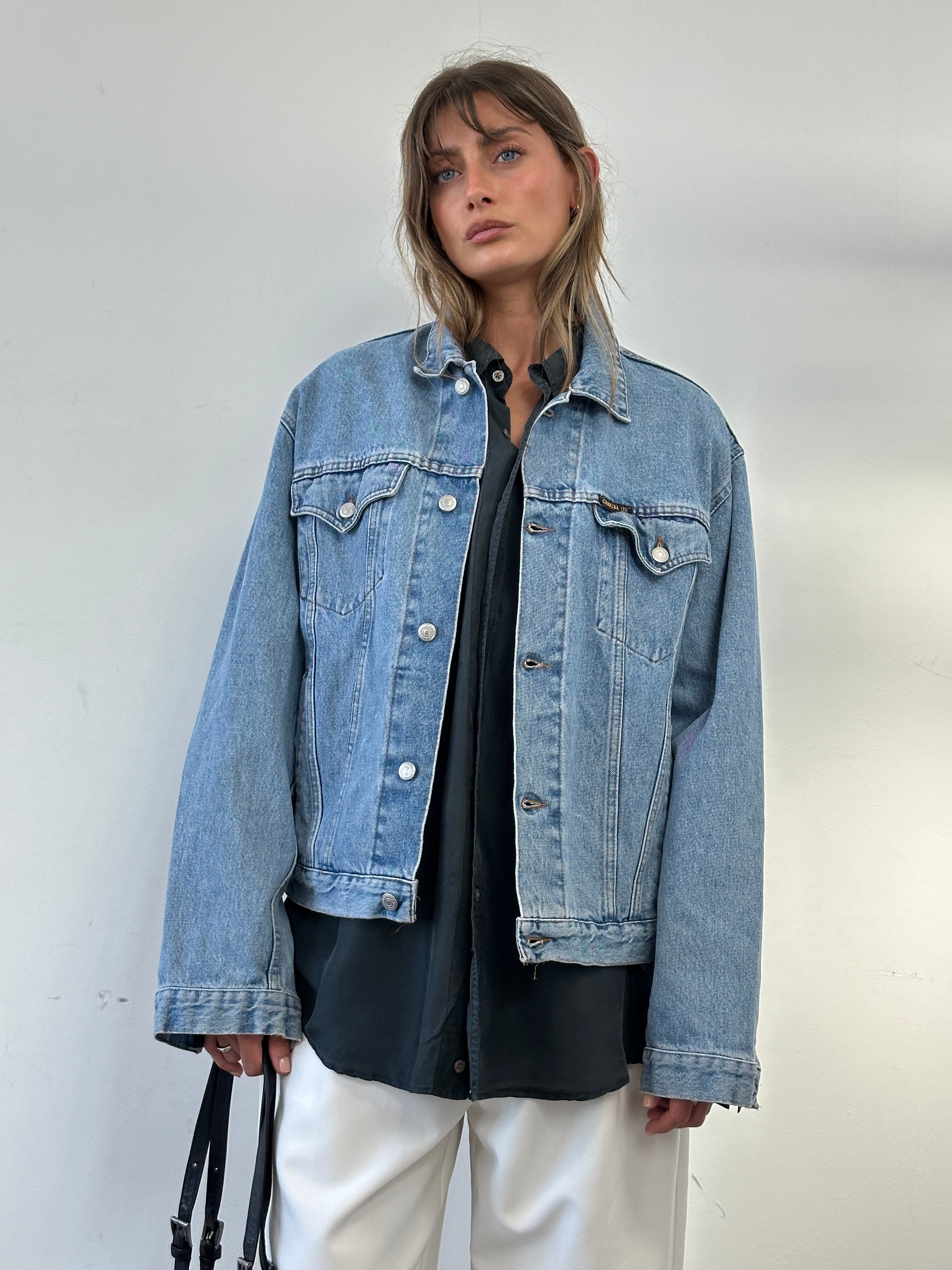 Carrera Italian oversized denim jacket from the 80s-90s, men's large, with classic blue denim and vintage style details.
