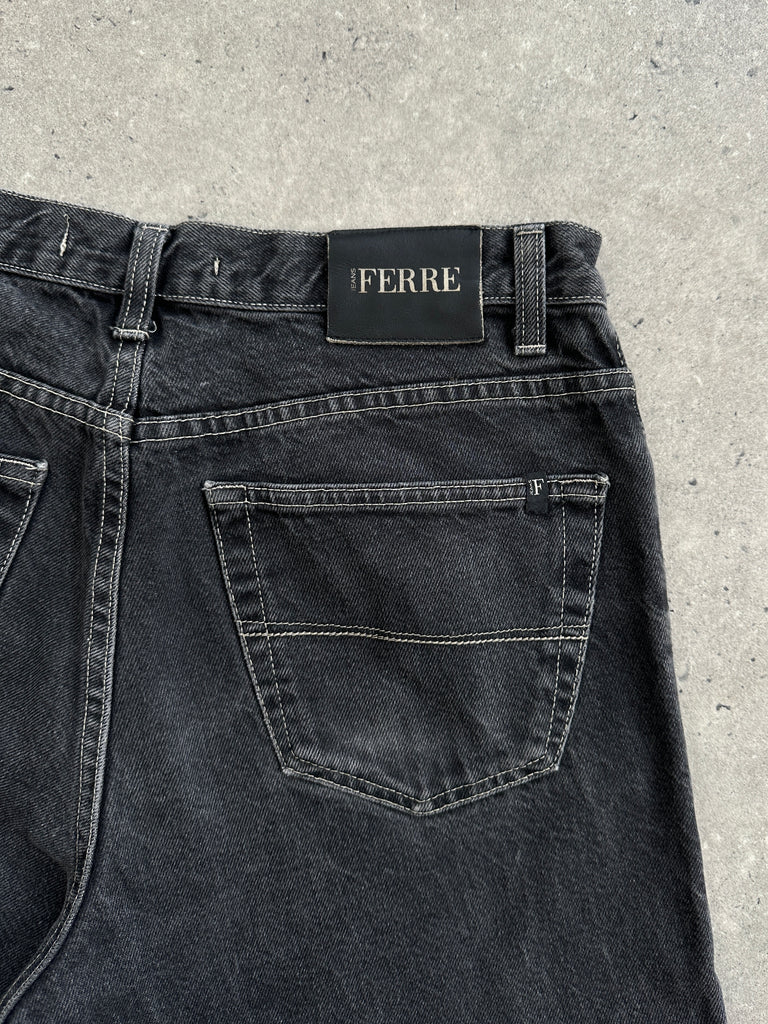 Gianfranco Ferré High Waisted Straight Leg Denim Jeans - W30 - SYLK