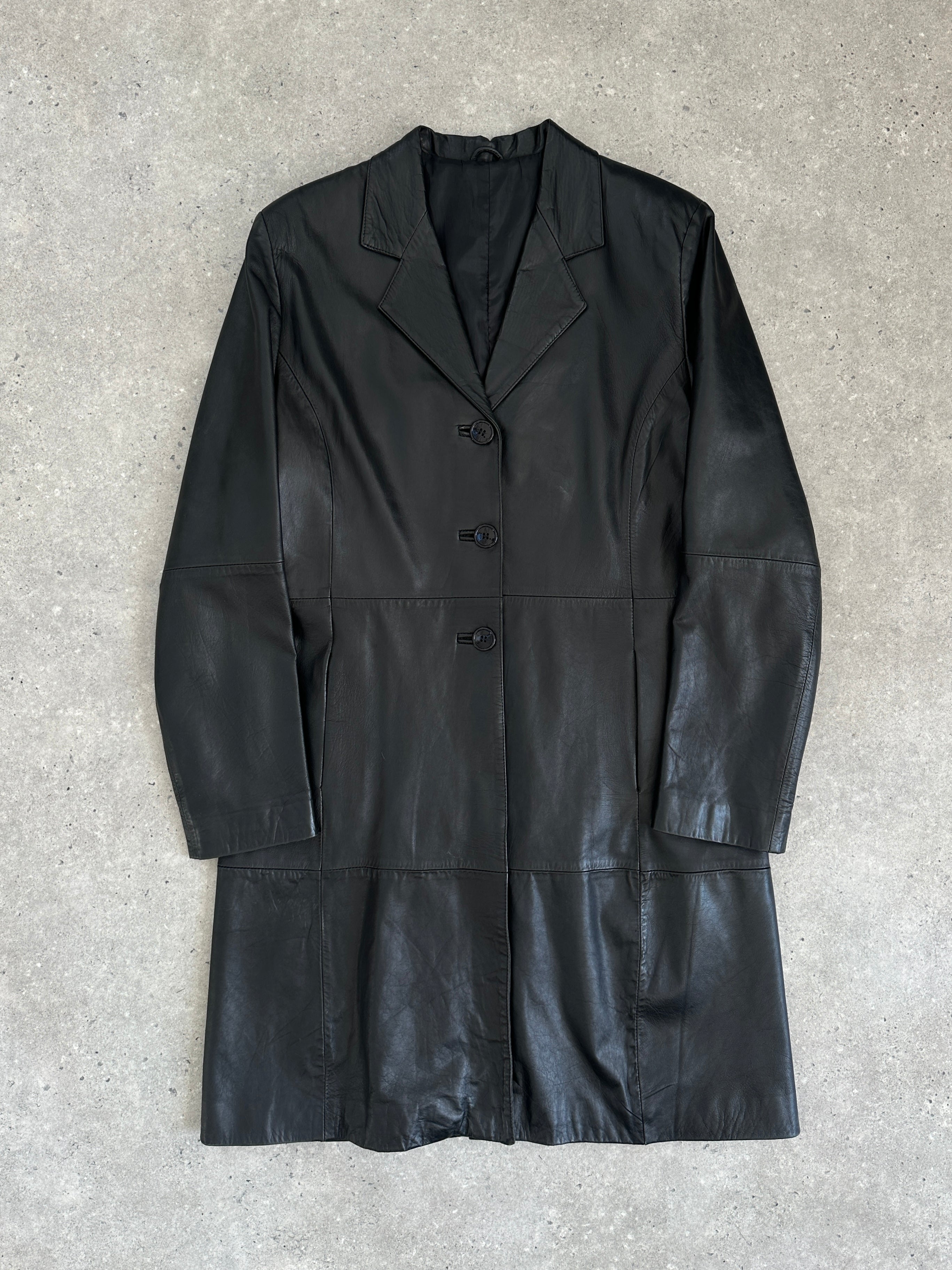 Italian Vintage smooth leather trench coat jacket in size M, featuring classic design and high-quality leather detail.