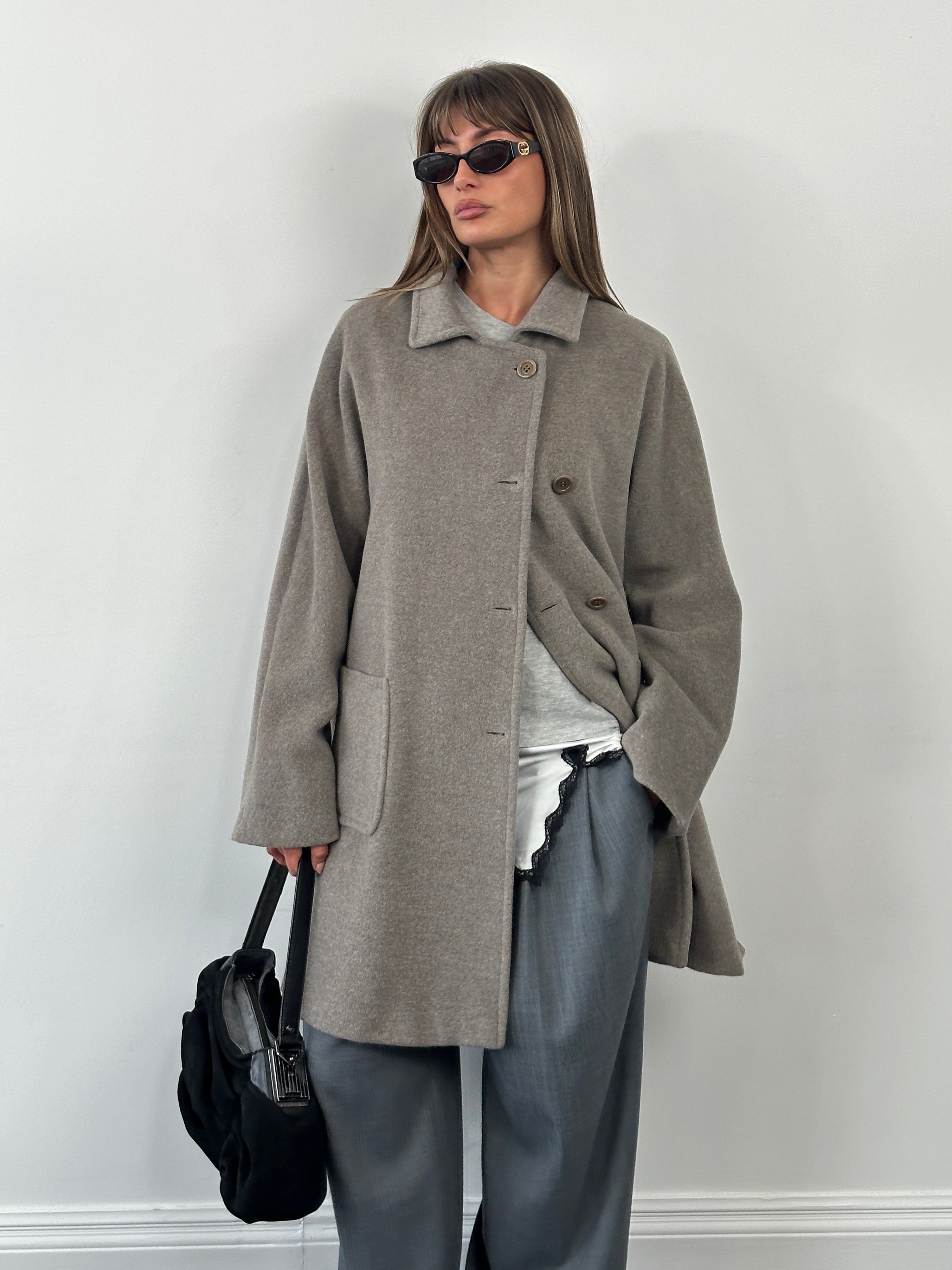 Marella 1990s virgin wool single-breasted coat in XL, stylish outerwear with classic design and warm wool fabric.