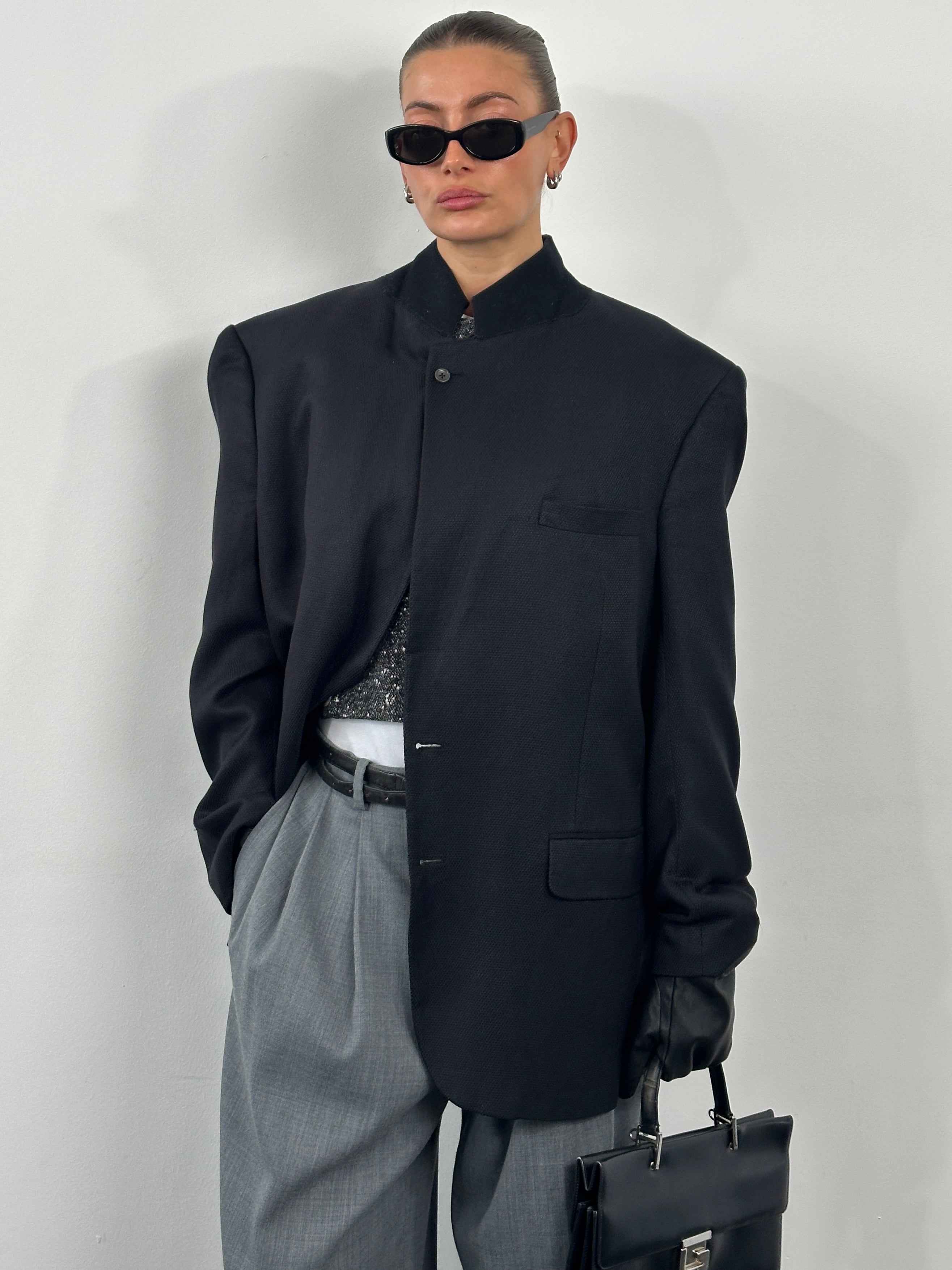 Burberry 1990s pure silk single-breasted blazer in size 46R/XL, featuring classic tailored design and Burberry signature style.