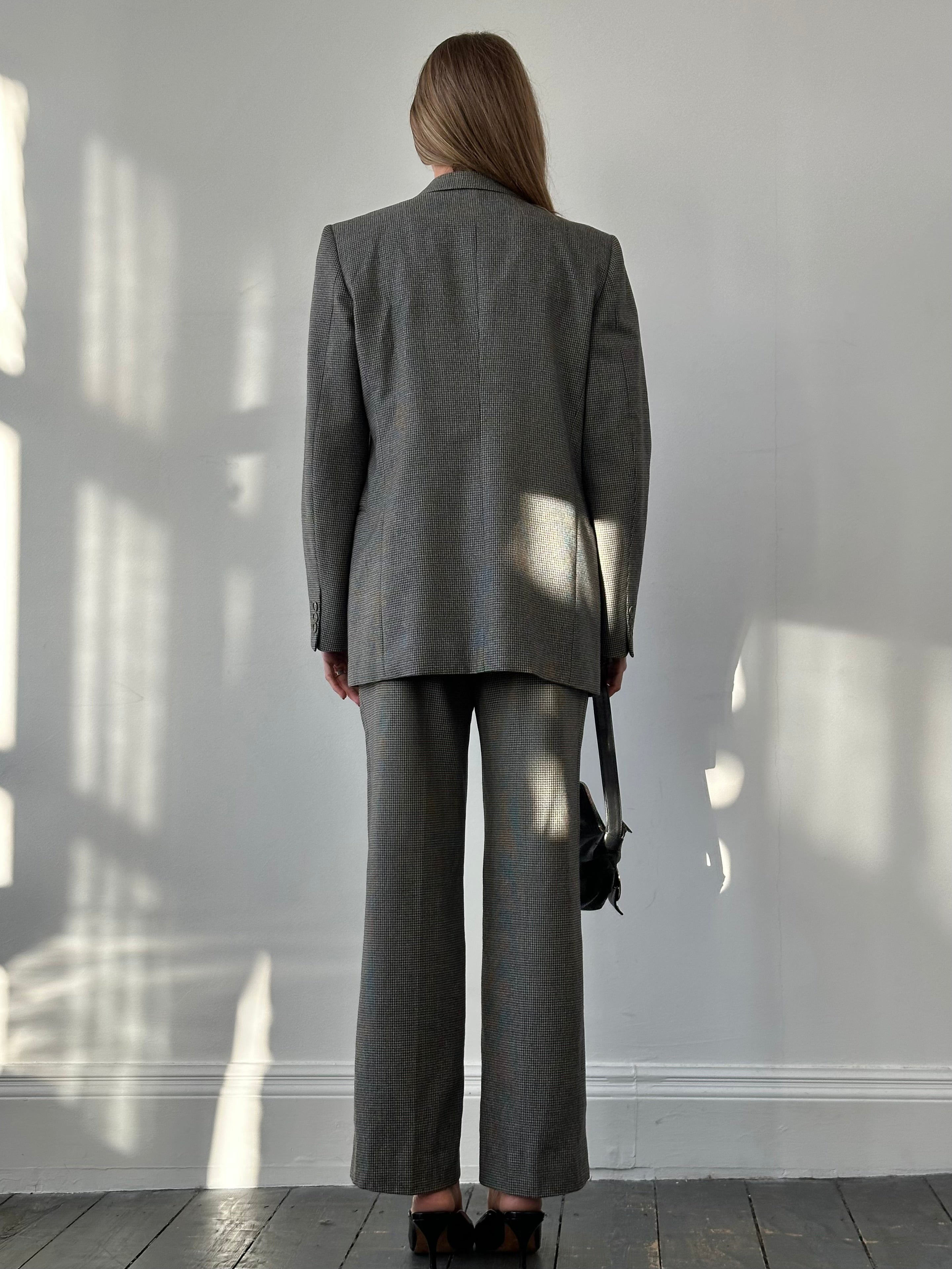 Vintage Italian pure wool houndstooth three-piece suit, size 38R/W31, with jacket, vest, and trousers, classic tailored style.